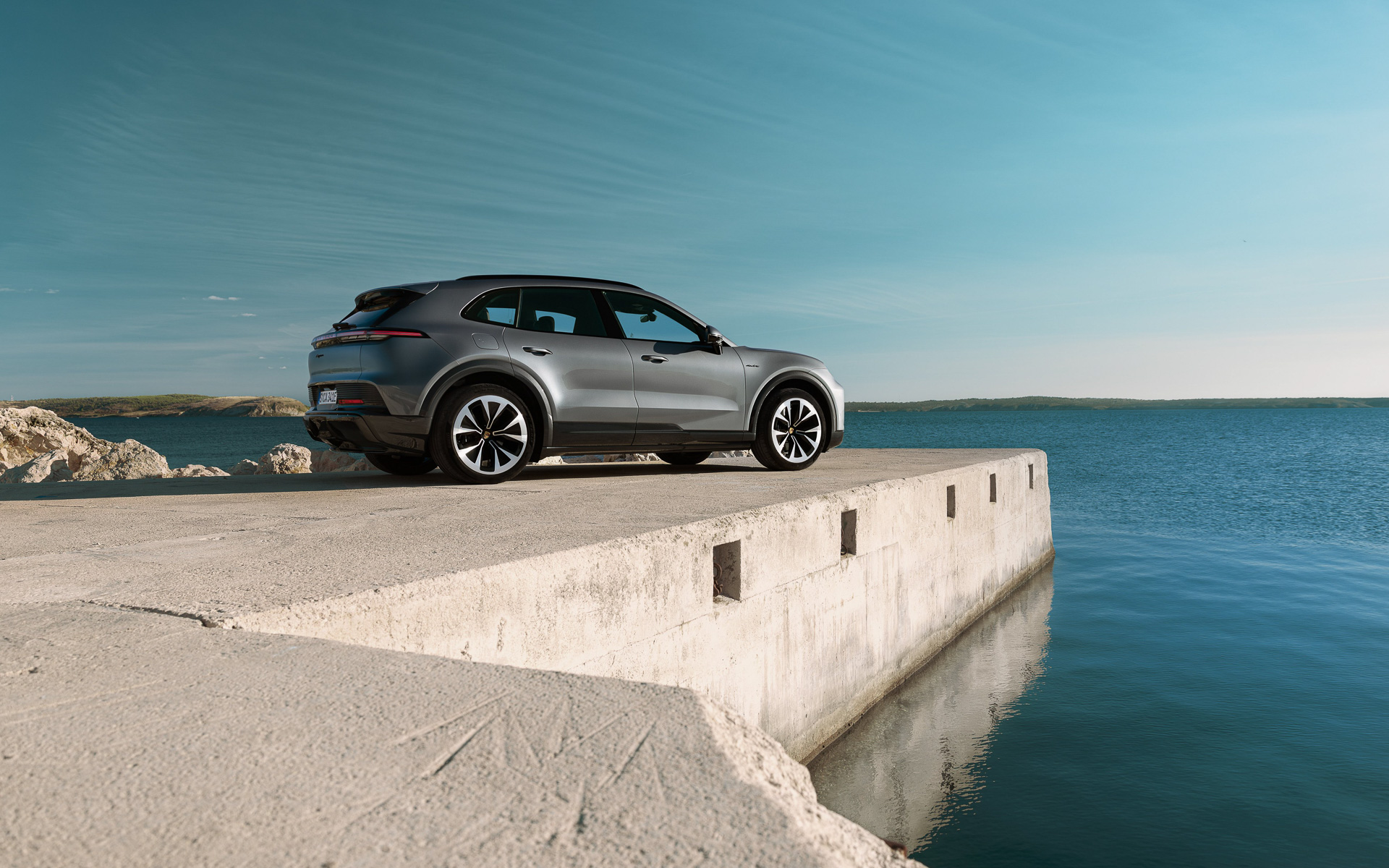 新型「カイエン・エレクトリック」