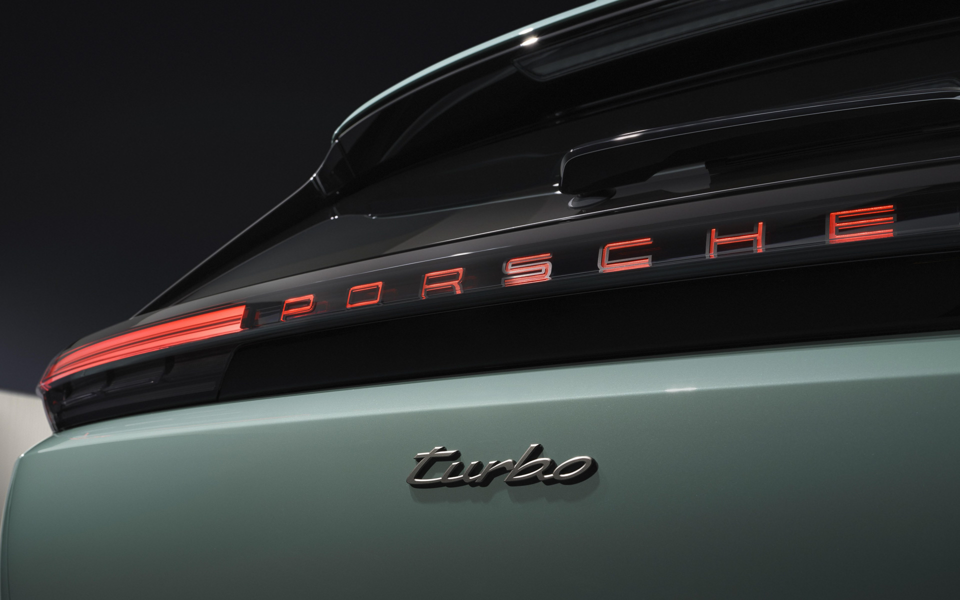 新型「カイエン・ターボ・エレクトリック」