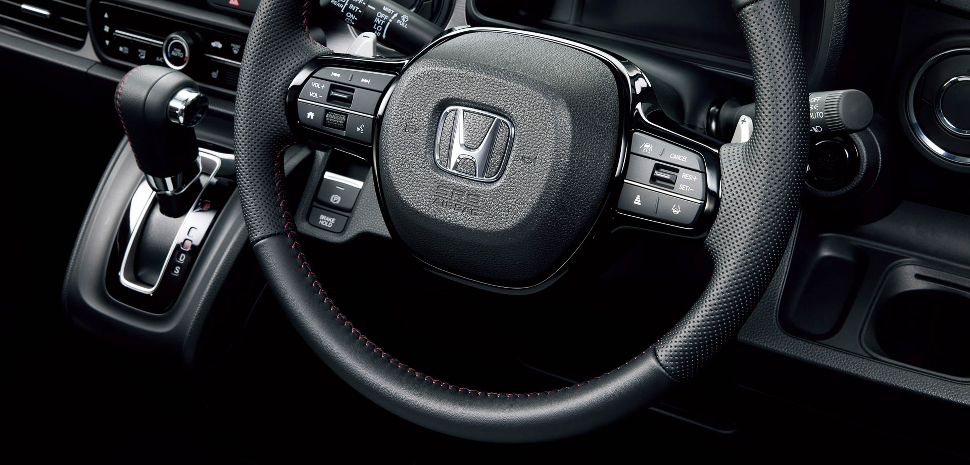 Premium Tourer 本革巻ステアリングホイール（ディンプルレザー＆スムースレザー）