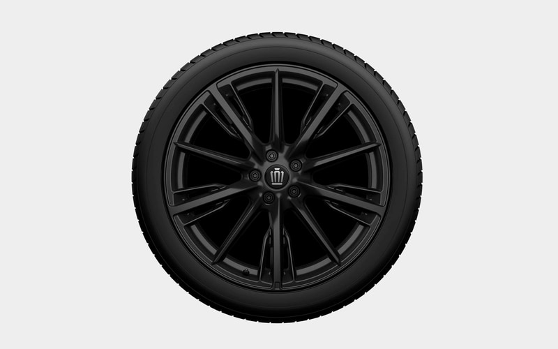 トヨタ　クラウン　エステート　70th 21インチ マットブラックホイール トヨタ、「クラウンエステート」にクラウン70周年を記念した特別仕様車