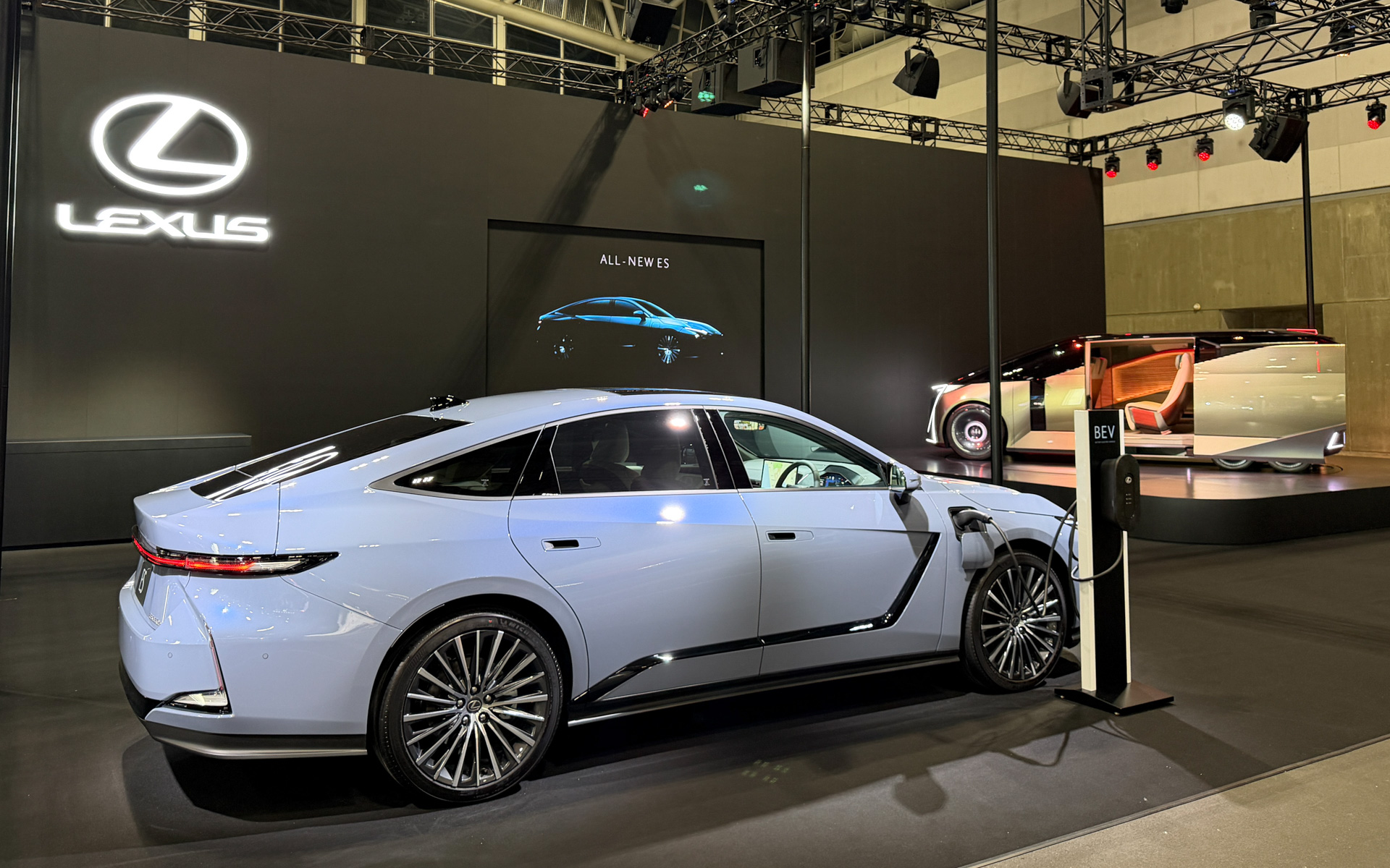 新型「ES」プロトタイプ