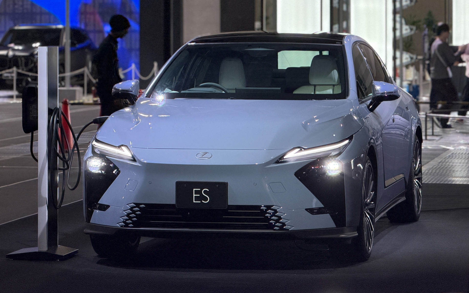 新型「ES」プロトタイプ