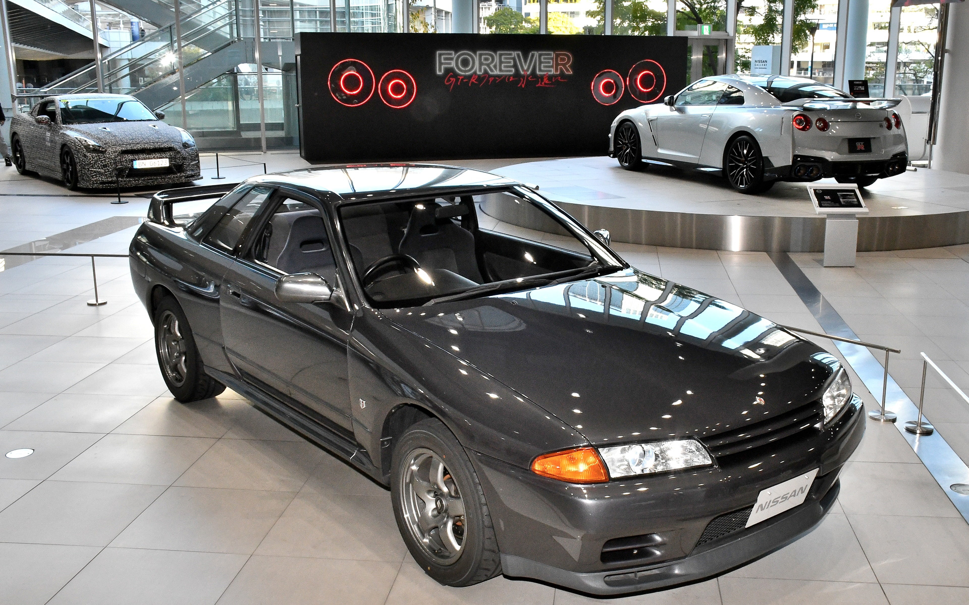 歴代GT-Rを一堂に展示するイベント「FOREVE“R”～GT-Rファンは永遠に～」を開催中