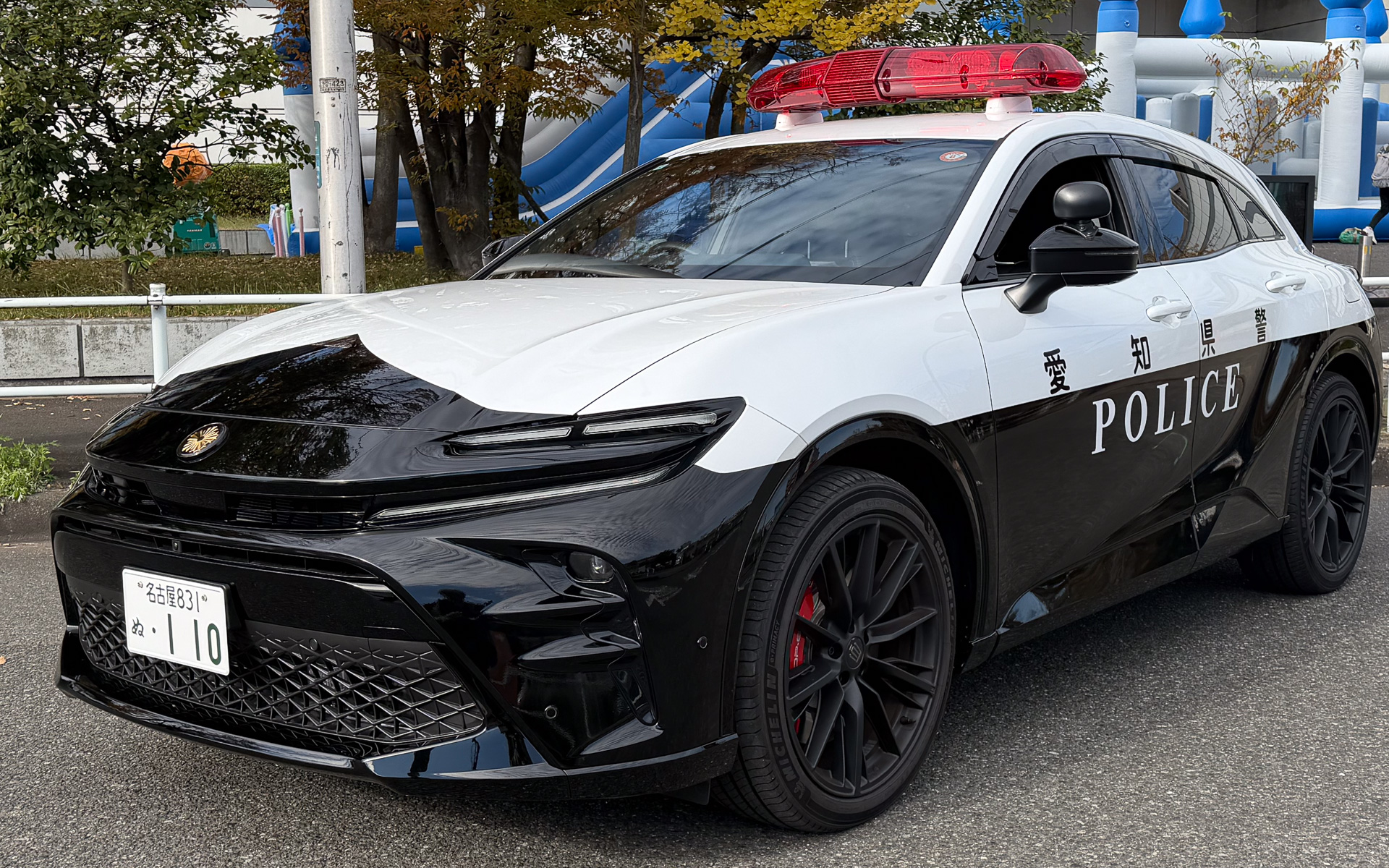 世界に1台という愛知県警の「クラウンスポーツ PHEV パトカー」