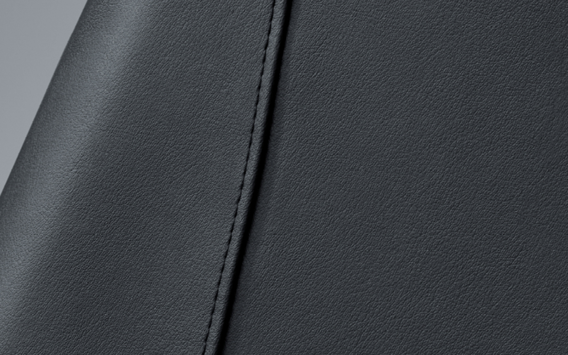 紫外線劣化に配慮した素材で、汚れをふき取りやすく、水滴が侵入しにくい仕様