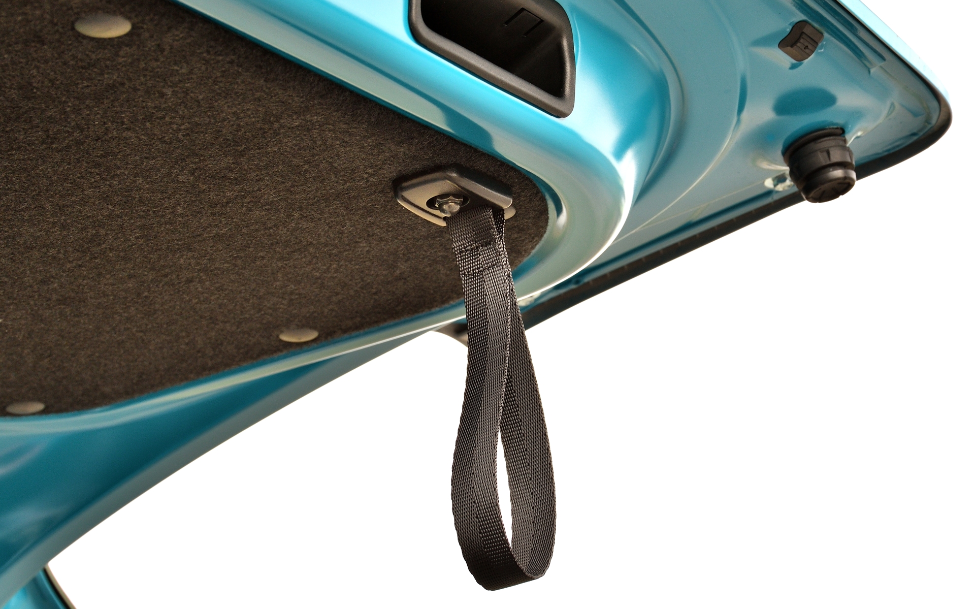 閉じるときにあると便利な「テールゲートストラップ」は1100円