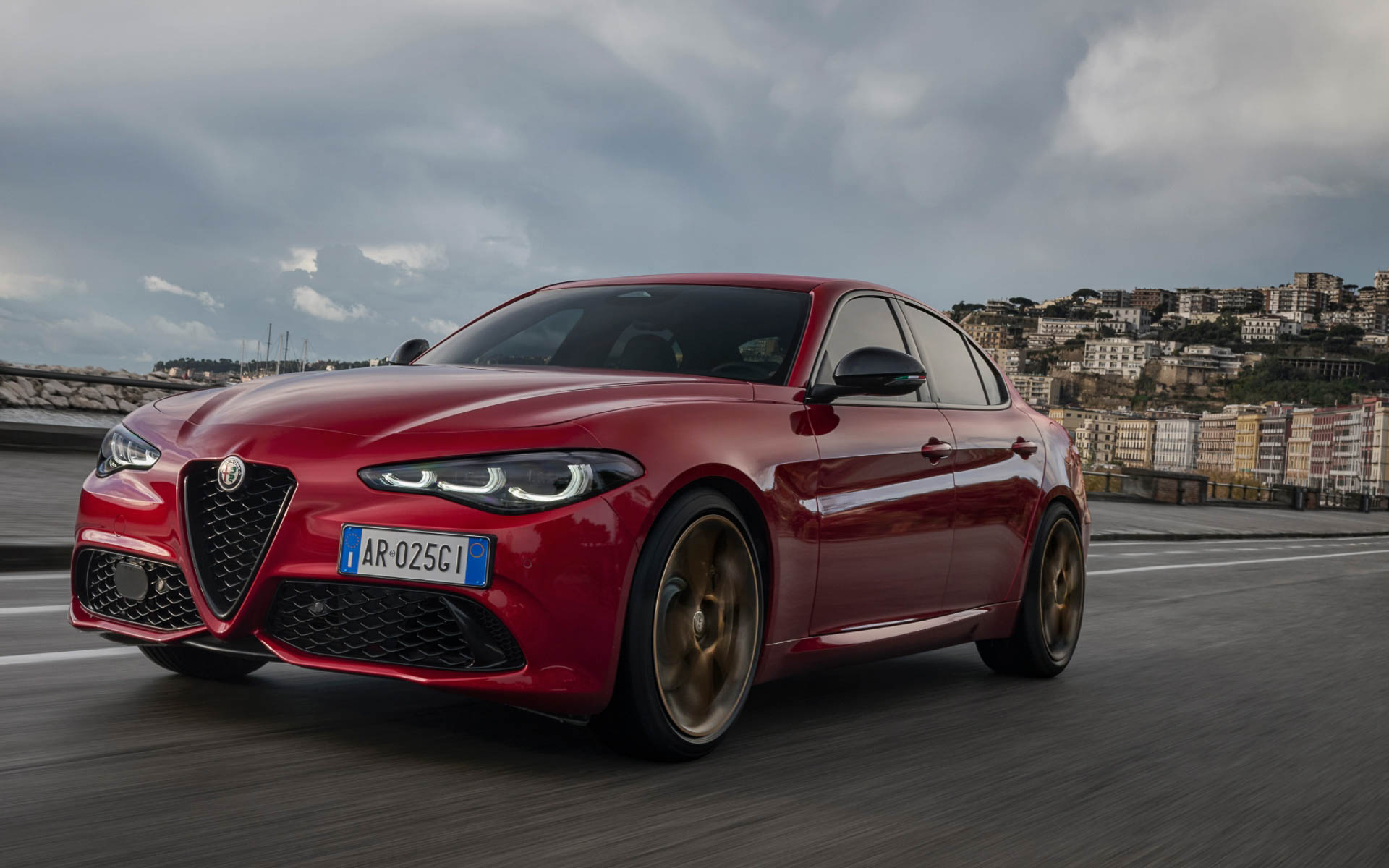 ジュリア インテンサ