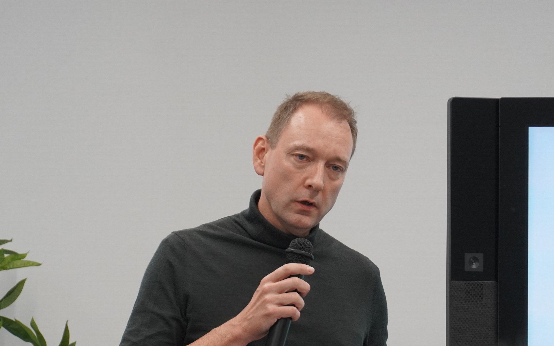 三菱ふそうトラック・バス株式会社 モビリティ・トランスフォーメーション本部 ゼロエミッション・エコシステム部 部長 ジモン・シュミット氏