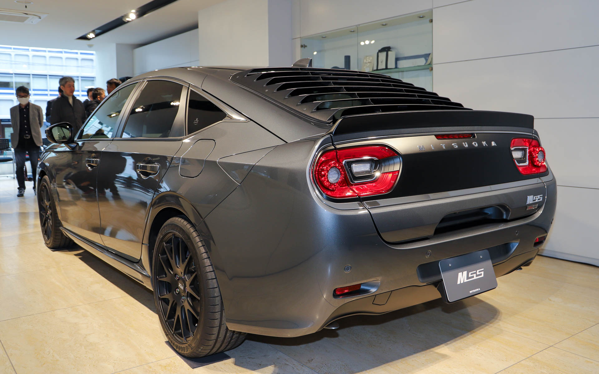 2024年11月に発売した「M55 Zero Edition」はボディカラー「レジェンダリーグレーメタリック」＆6速MTの1グレードだった