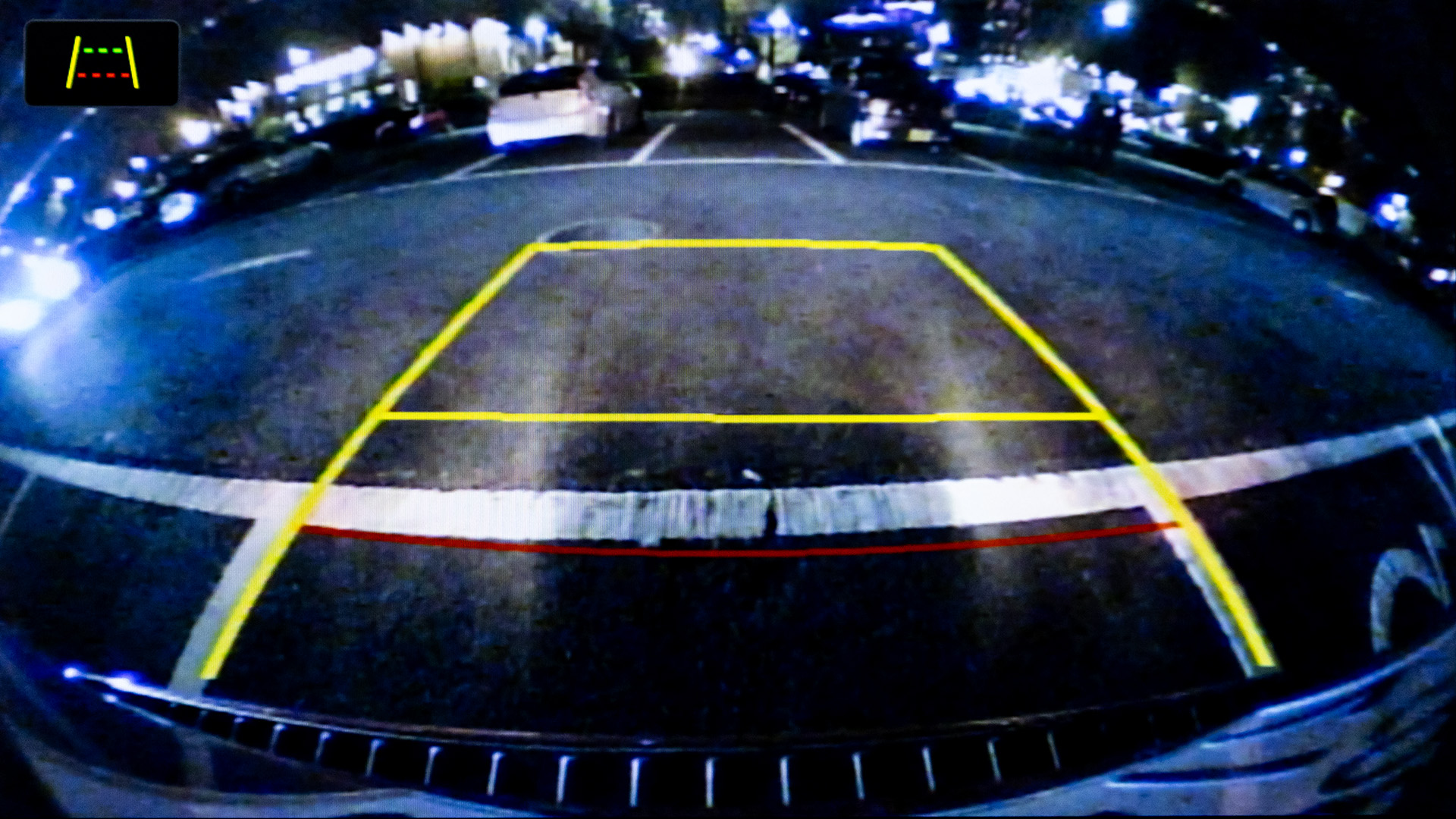 バックカメラの接続もOK。純正カメラの出力がRCAなので解像度が低いのが残念