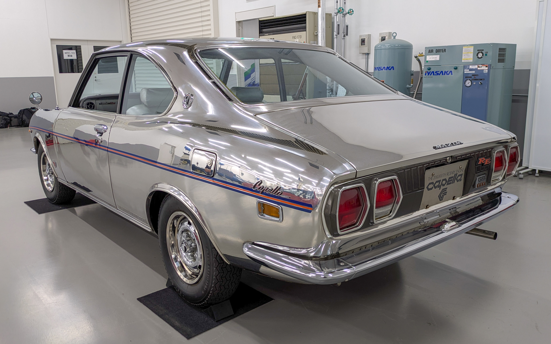 カペラG・ステンレスカーのリアビュー