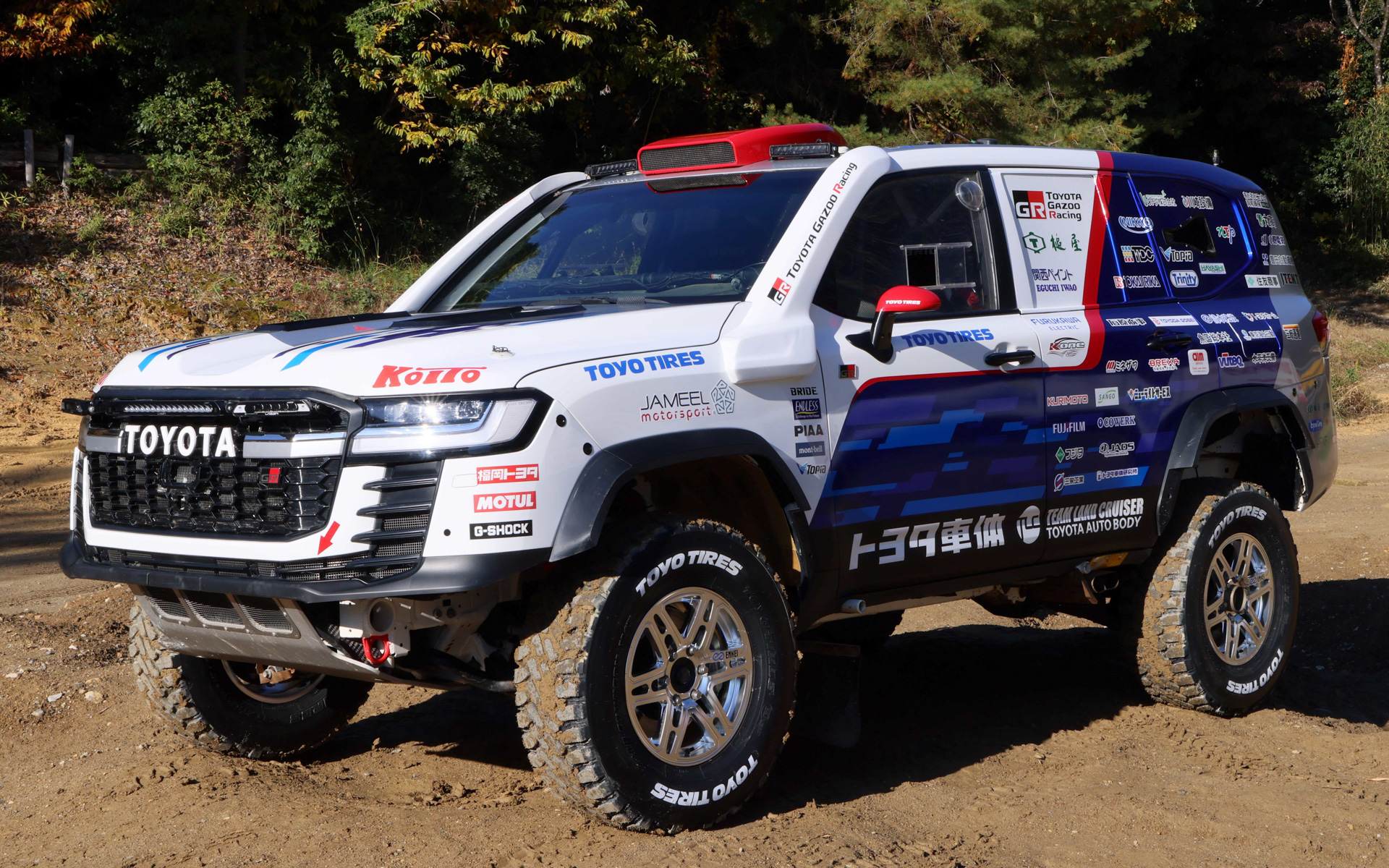 ランクルーザー300 GR SPORT ダカールラリー2026 仕様車