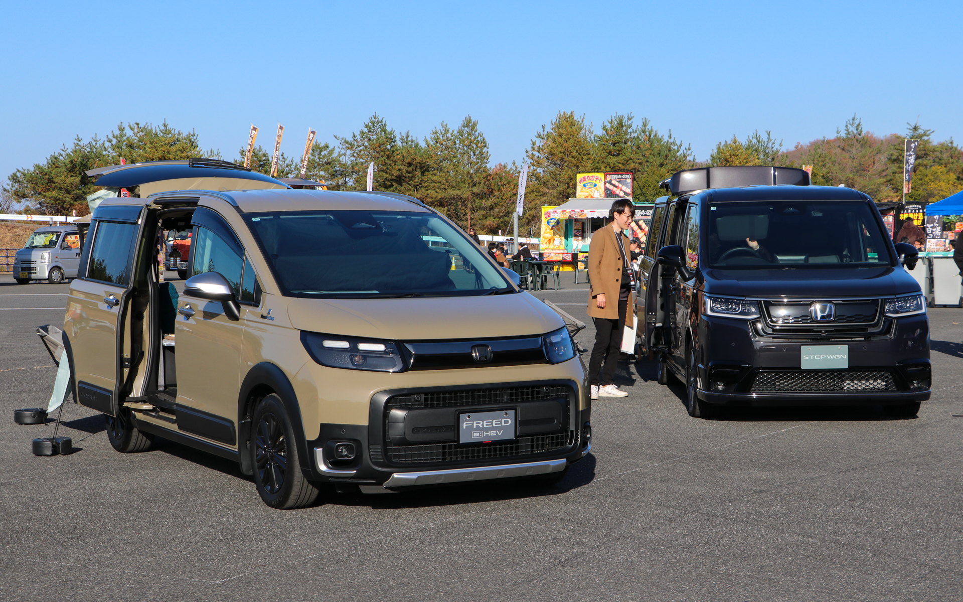 車中泊仕様の「フリード」と「ステップワゴン」も展示
