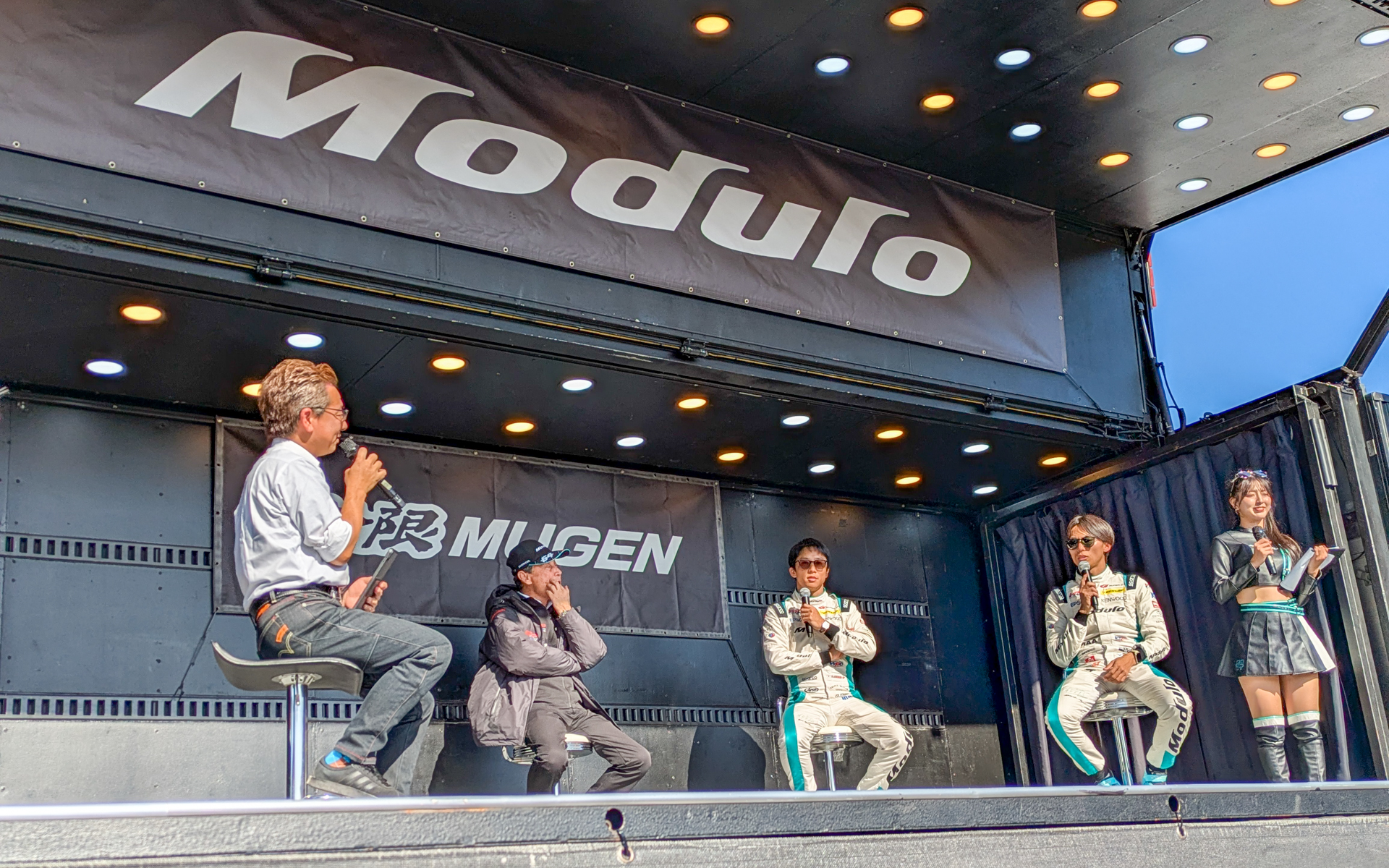 NAKAJIMA RACINGのスペシャルトークショーも爆笑の連続だった