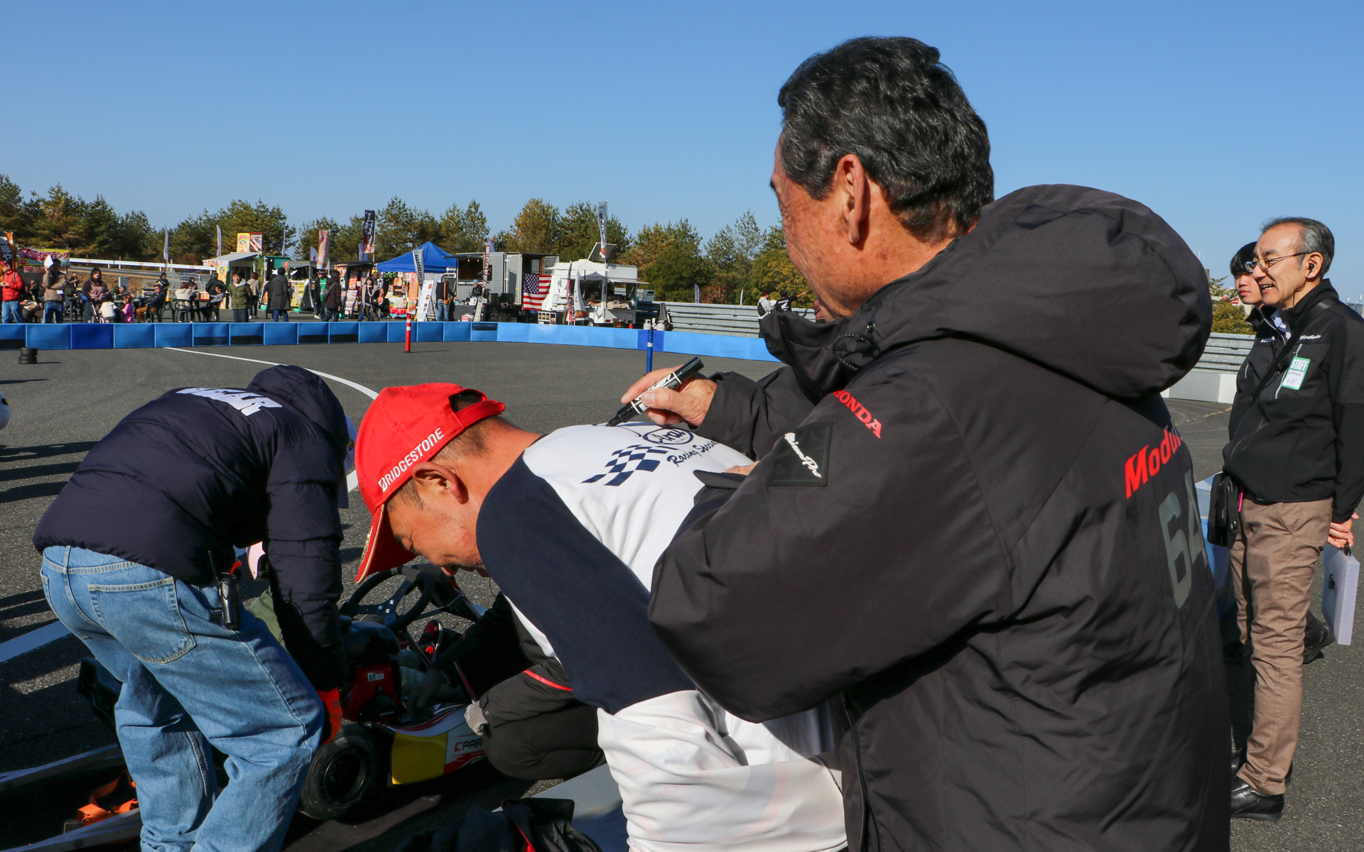 サイン会以外の場所でも常に神対応なのが印象的でした