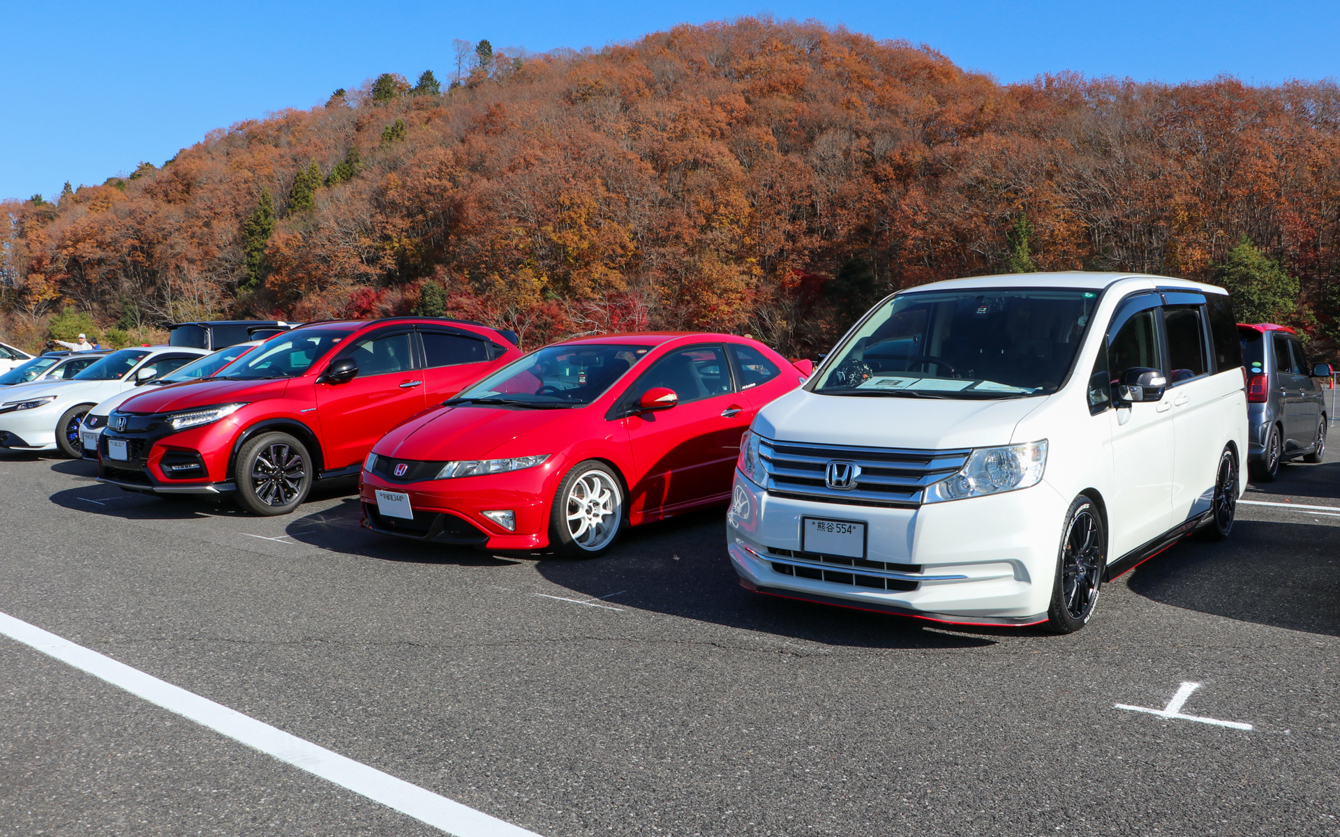 オーナーズミーティング会場にはさまざまな地域からいろいろな車種が大集結していました