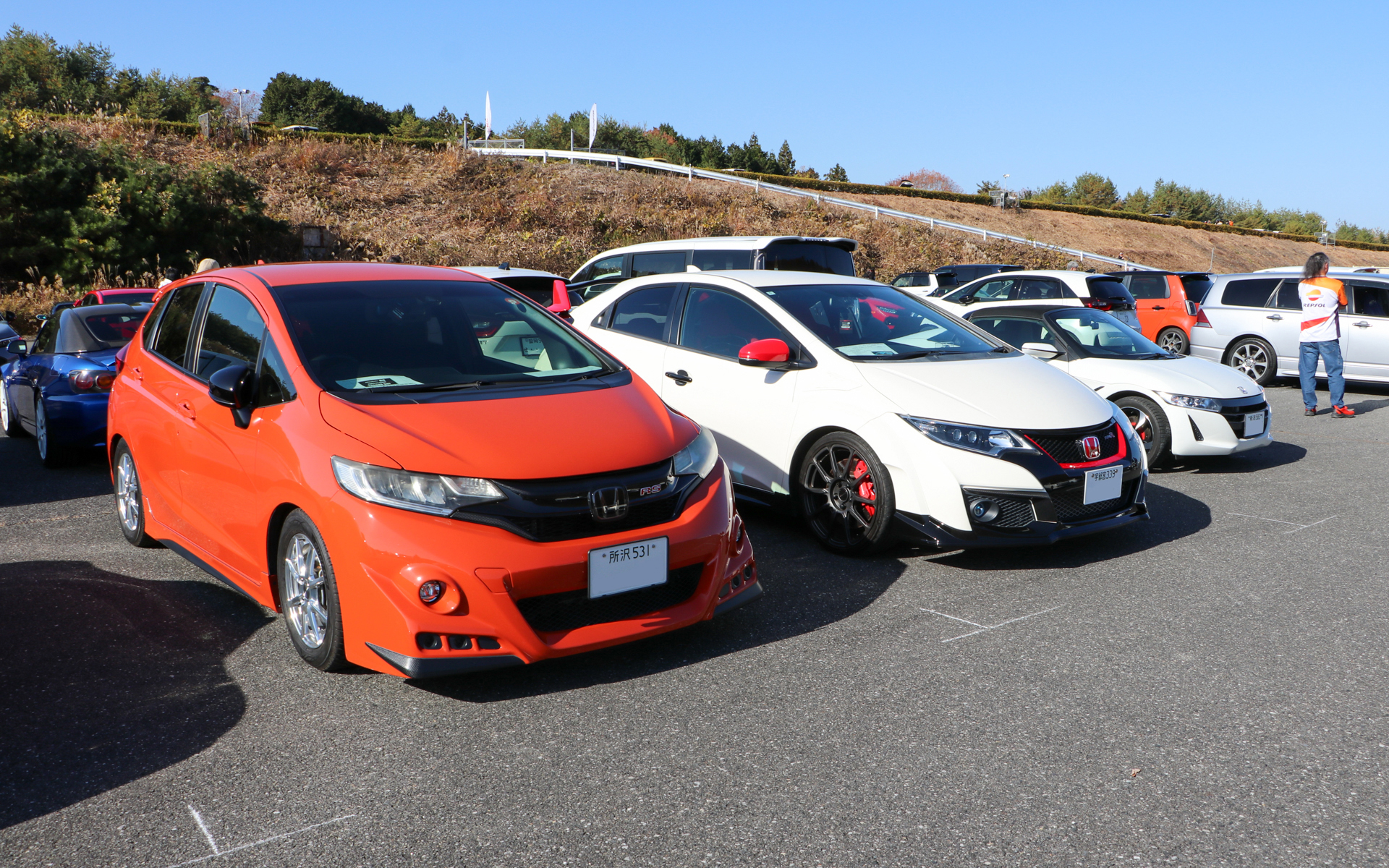 オーナーズミーティング会場にはさまざまな地域からいろいろな車種が大集結していました