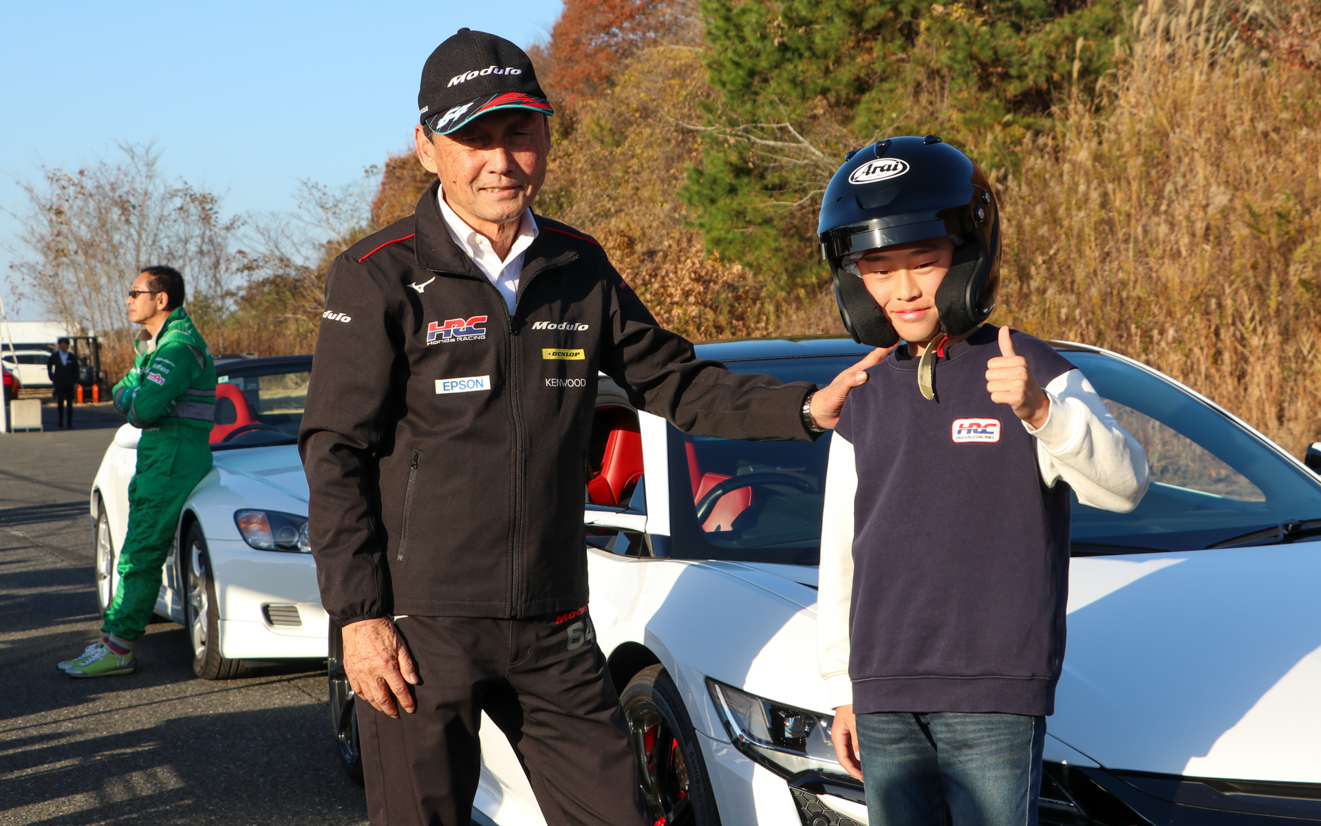 サプライズドライバーとして中嶋監督も登場。NSXで観客をおもてなししていました