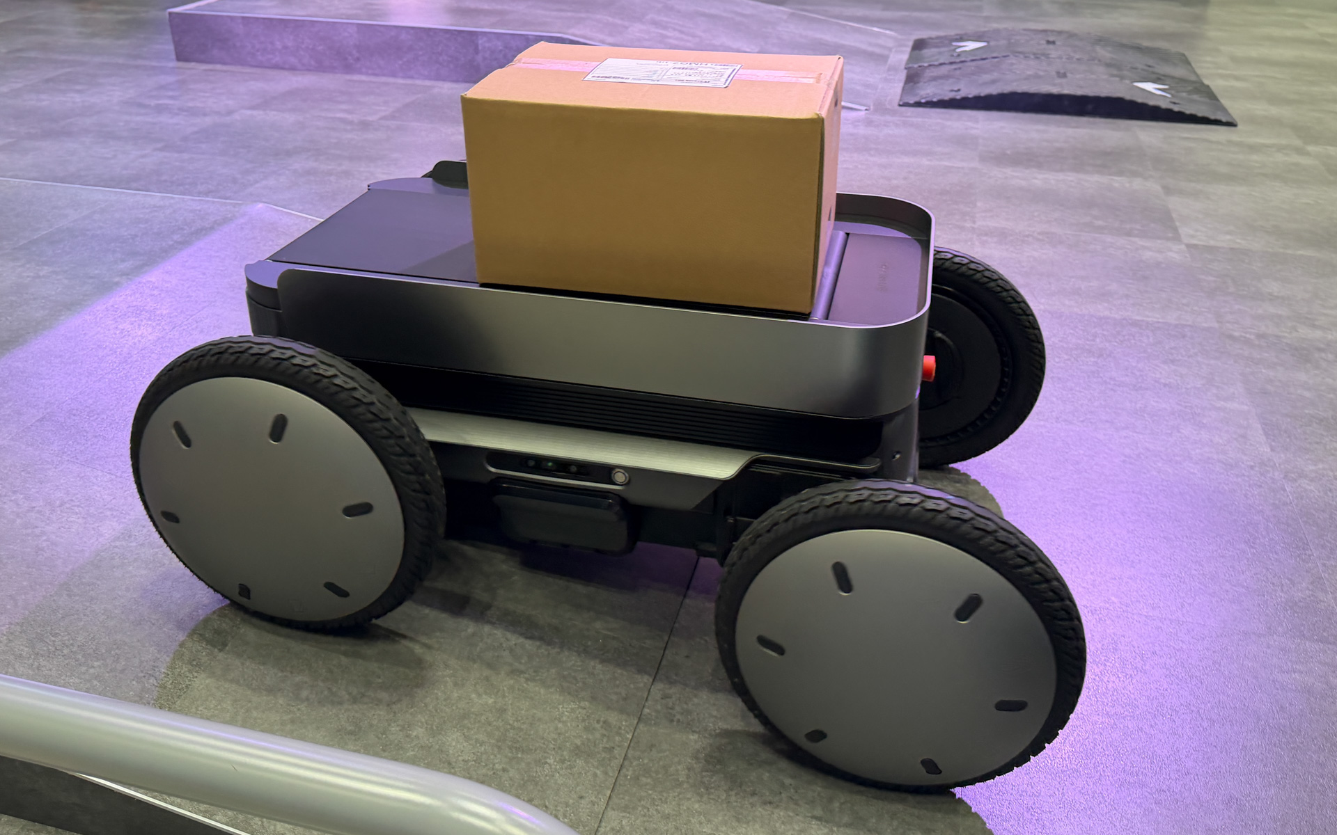 物流用途に向けてカスタマイズされたモデル