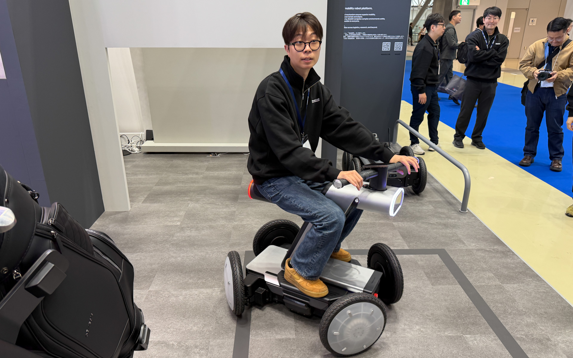 狭い場所でも方向転換が容易に行なえる