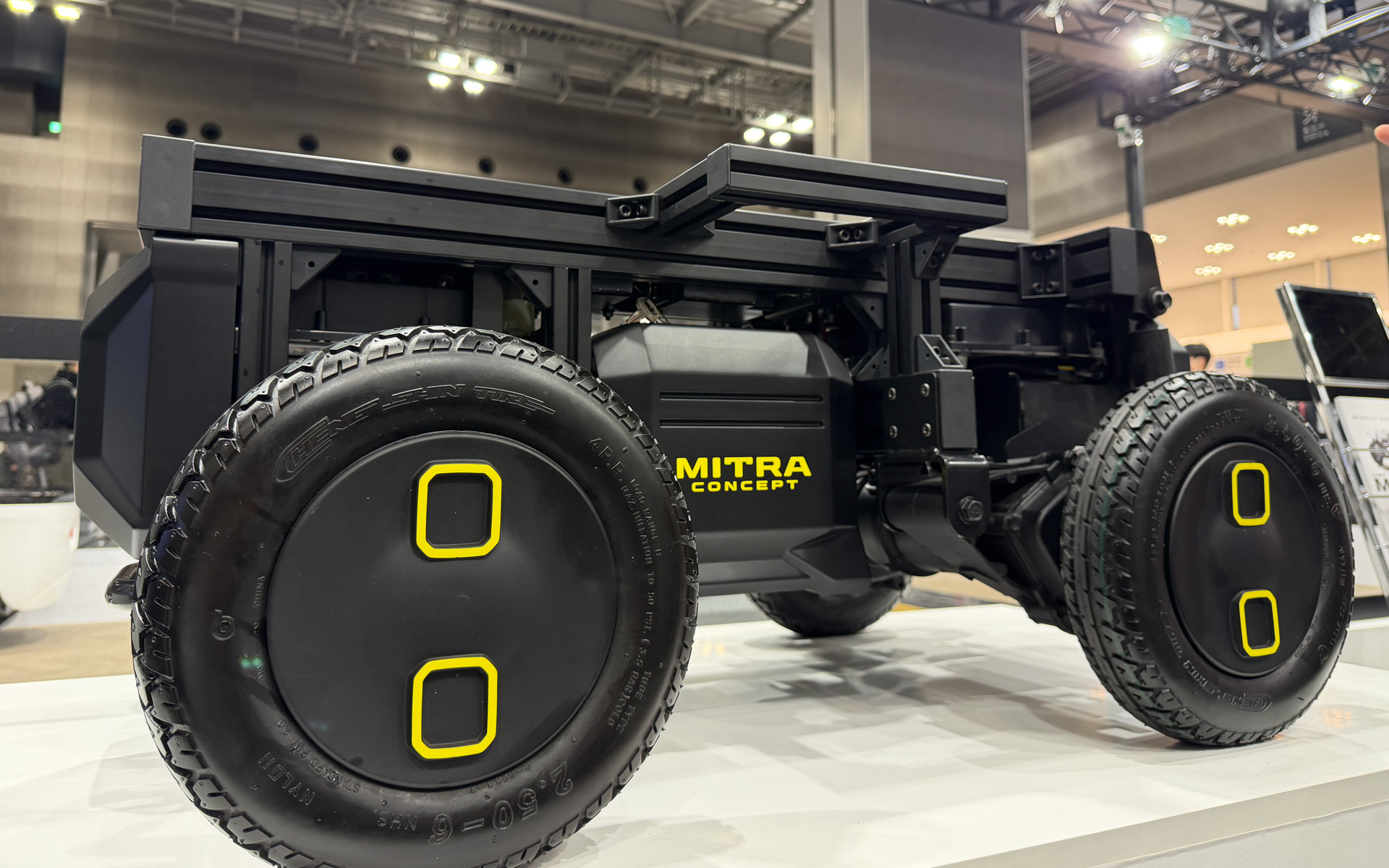 セニアカーの電動ユニットを活用した多目的電動台車「MITRA」