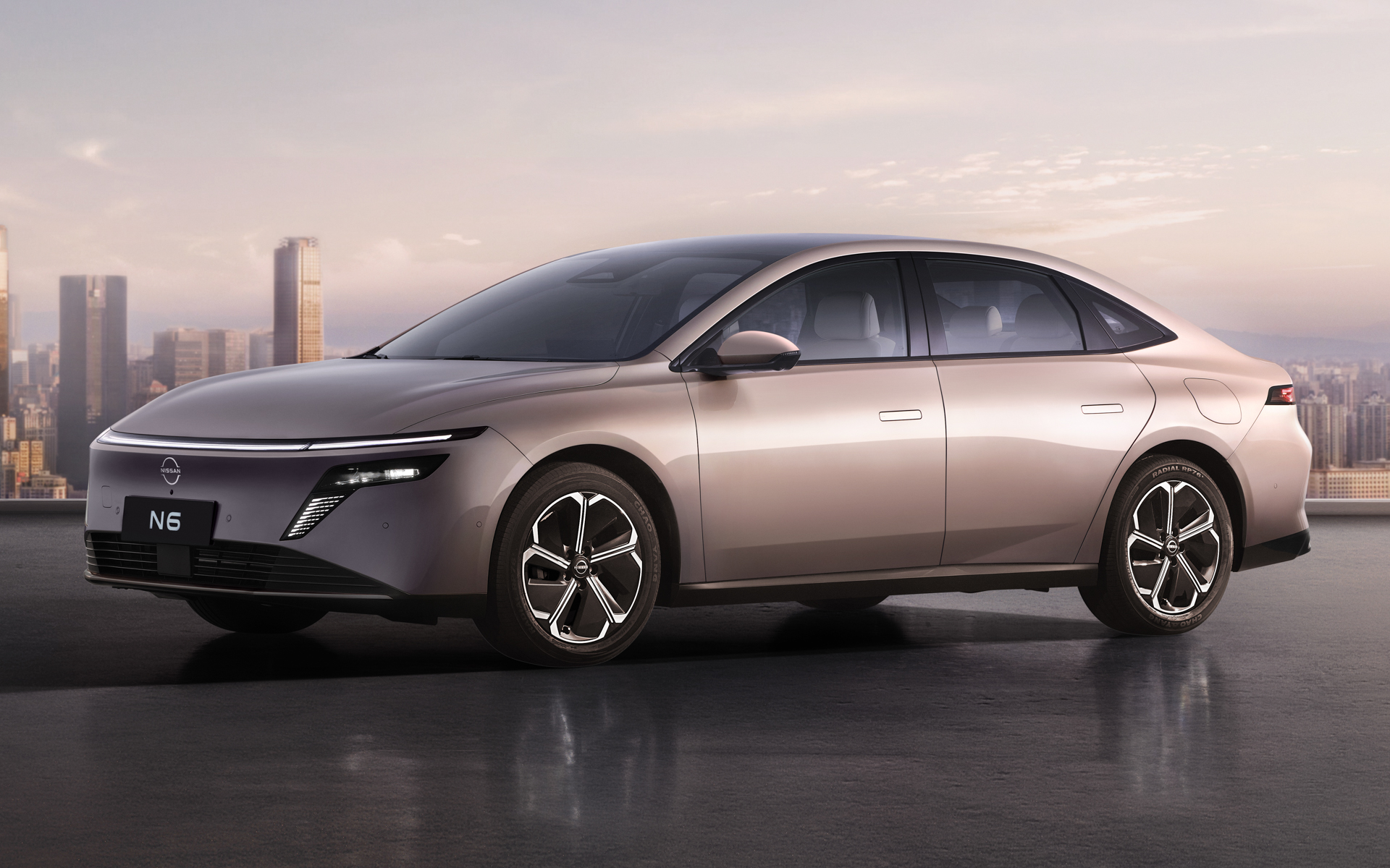 日産が中国で発表した「N6」