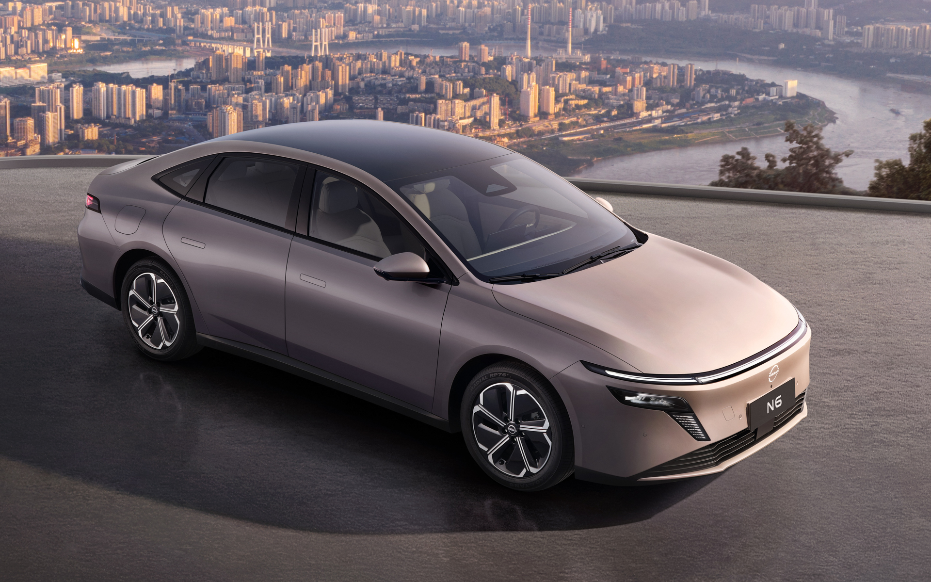 新型PHEVセダン「N6」