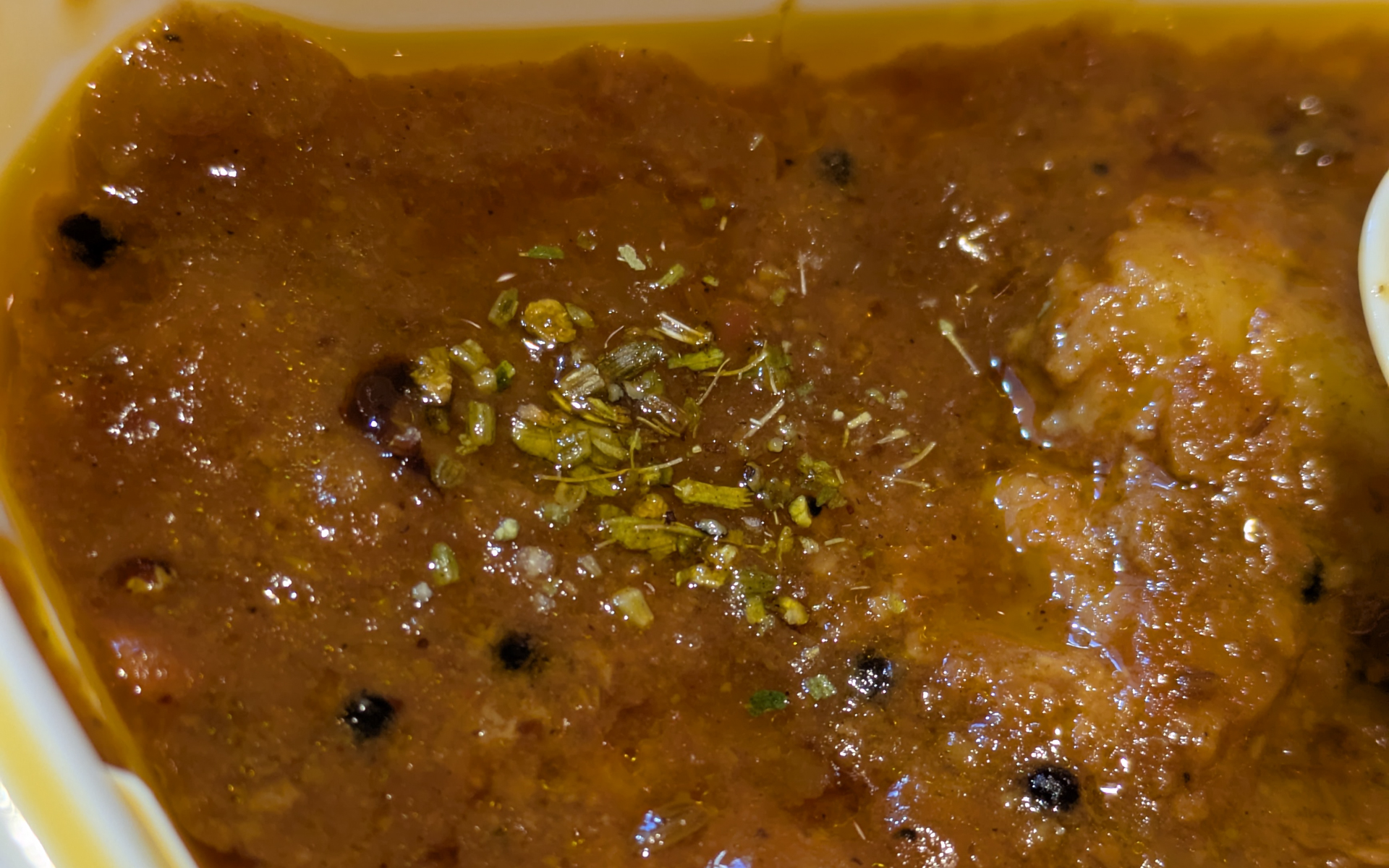 COMFORTは、癒し効果のあるカルダモンとフェンネルとシナモンで快適な乗り心地を表現したという。荒挽きのカルダモンが上質さを際立たせているほか、フェンネルの甘い香りが絶妙な優しさを感じさせてくれました