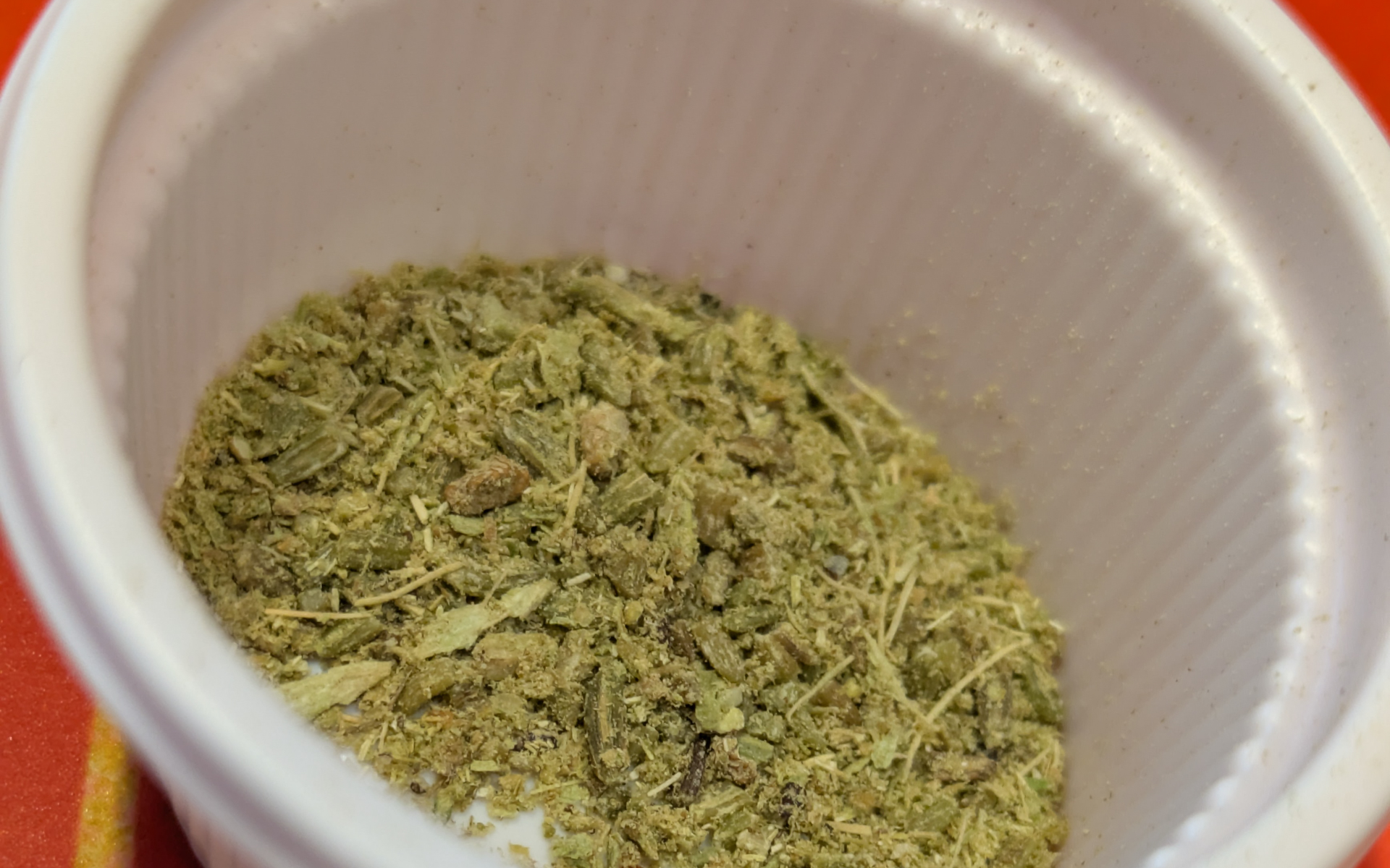 COMFORT×S＋Shiftは、カルダモン、フェンネル、シナモンの割合を変え、フェンネルの存在感を際立たせることで上品でリラックスした味わい。刺激的な「SPORT×S＋Shift」の辛さを和らげてくれる効果もあるそうです