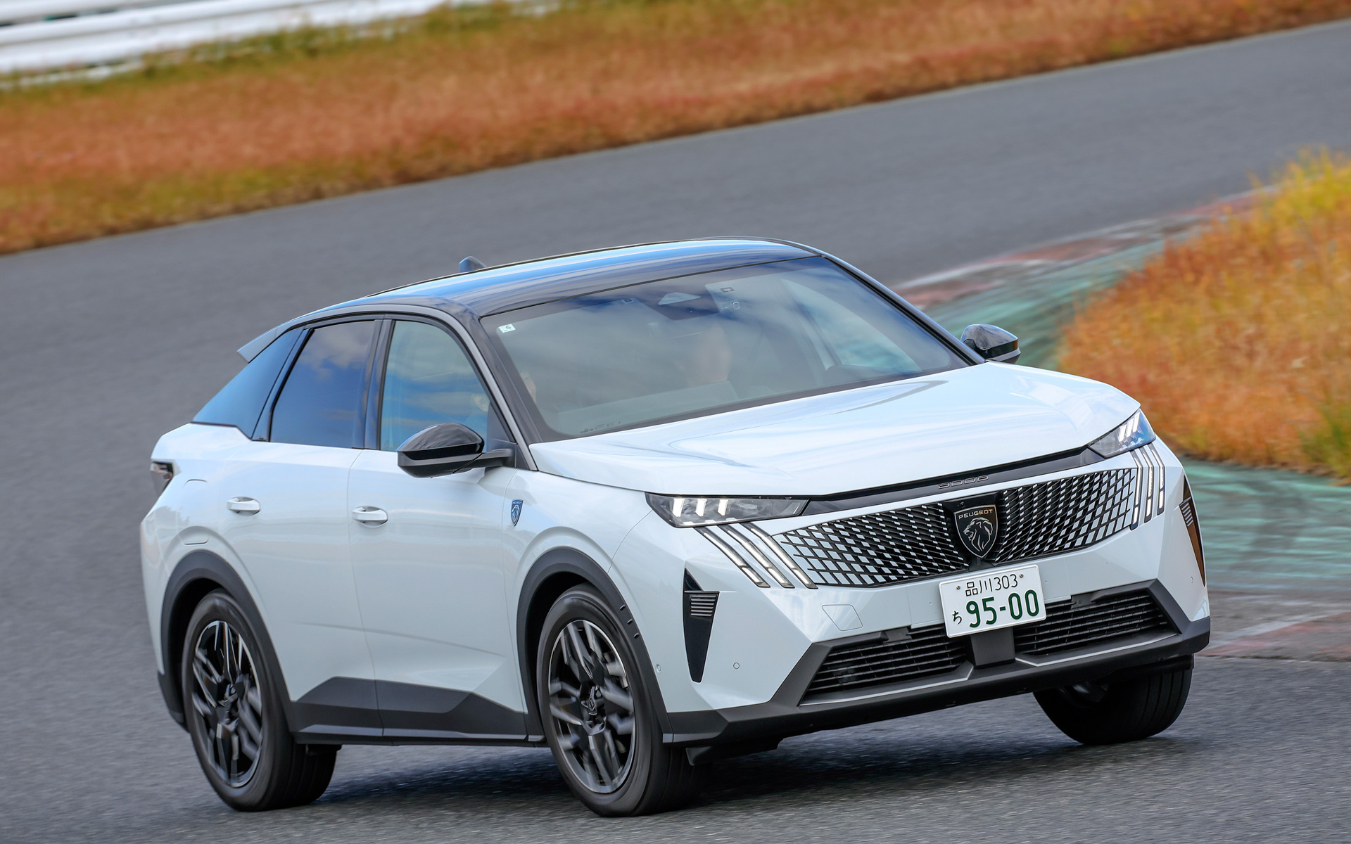 プジョー「3008」