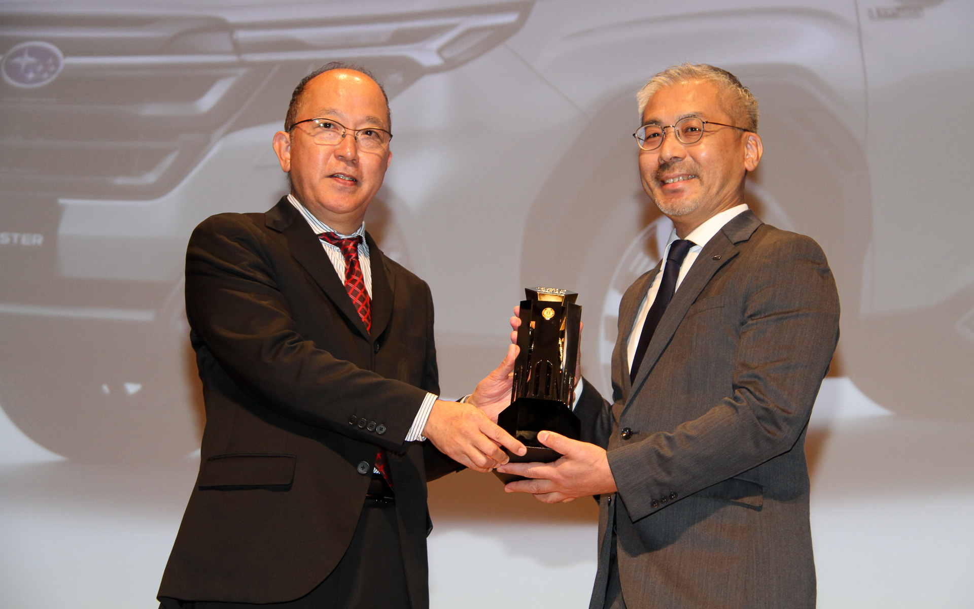 スバルを代表して登壇したフォレスターのプロジェクトゼネラルマネージャーである只木克郎氏