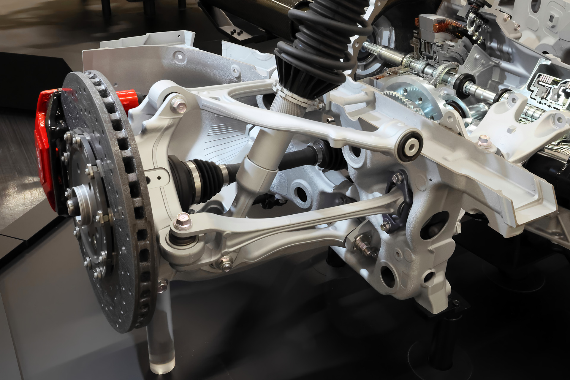 こちらはリアサスペンションまわり