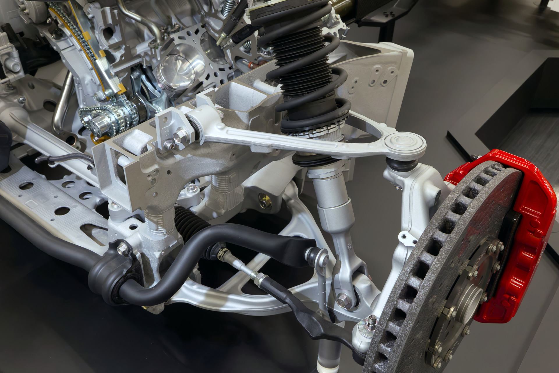 フロントサスペンションを前方から