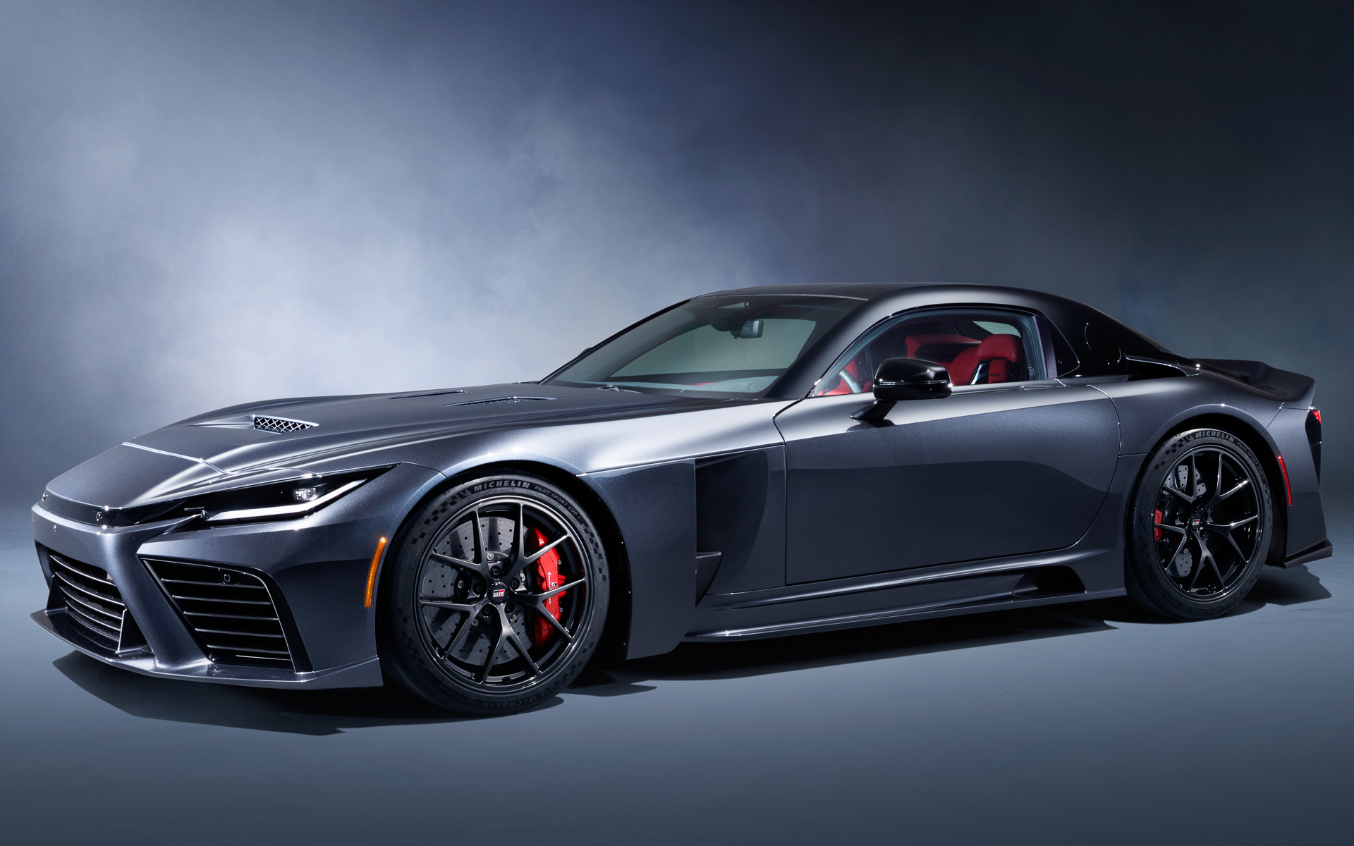 1モーターハイブリッド8速ATを搭載するGR GT