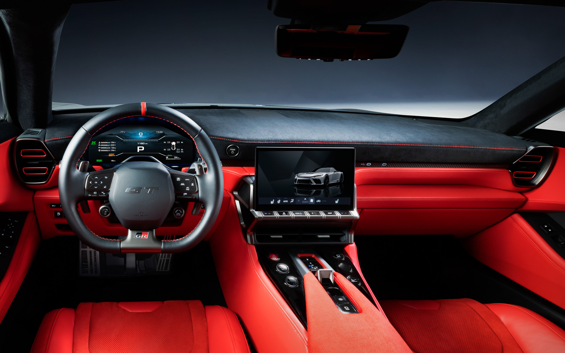 GR GTのコクピット。スポーツカーらしい華やかなデザインに仕上がっている