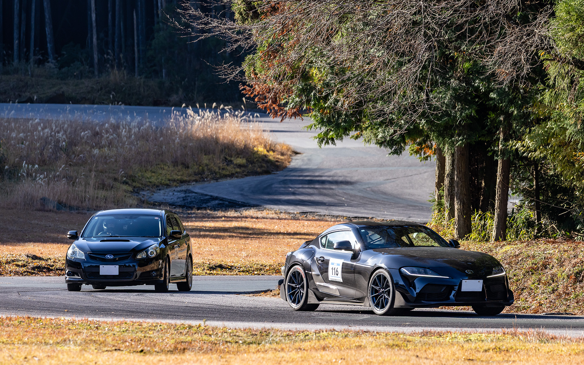 さまざまな車両が参加した