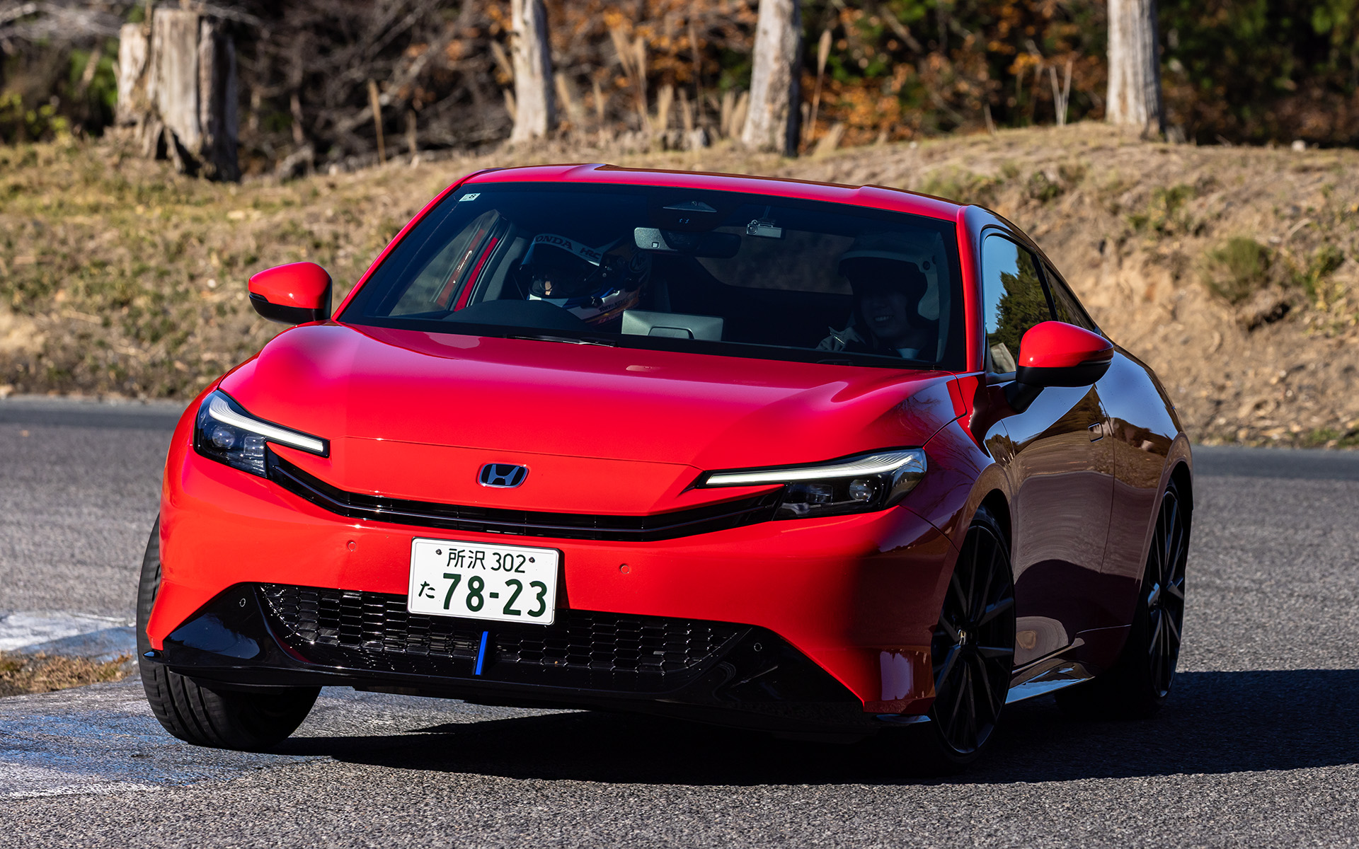 橋本氏は、ハイブリッドのプレリュードで静かで早い走行をみせた