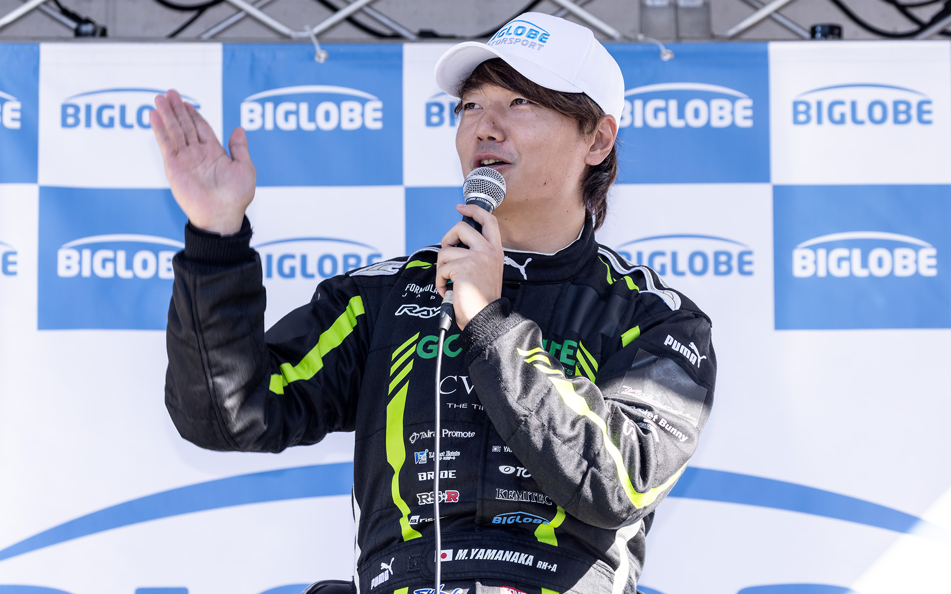 山中選手の今年はフォーミュラドリフトジャパンではシリーズ12位と順位を落としてしまったが、D1グランプリでは昨年9位からシリーズ6位に上昇。来シーズンは両方でシリーズチャンプを目指すと意気込む