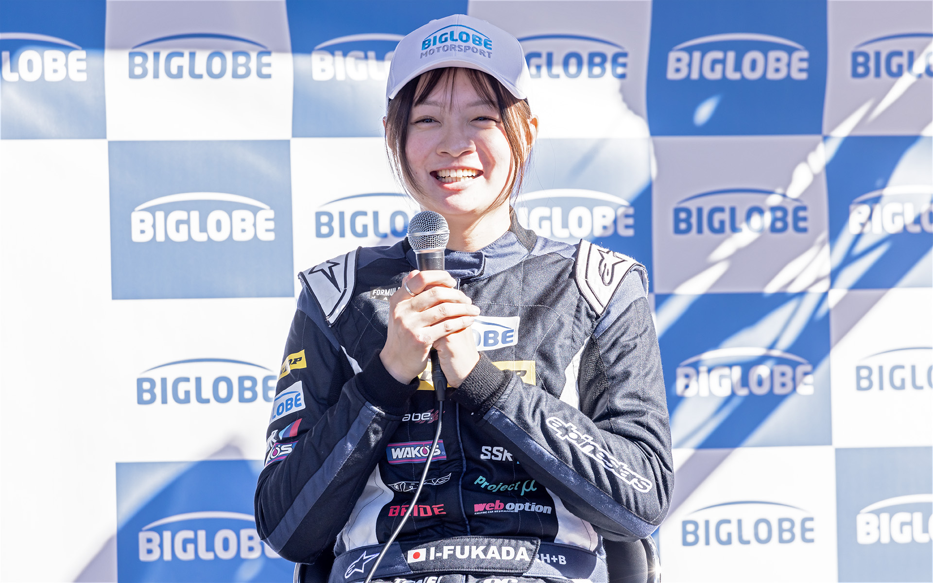 深田選手はフォーミュラドリフトジャパンのトップカテゴリー参戦初年度でシリーズ33位という結果だったことから「トップカテゴリーの壁は高い」と話し、オフシーズンは追走の実力不足を克服するため、シミュレーターと実車練習をするという