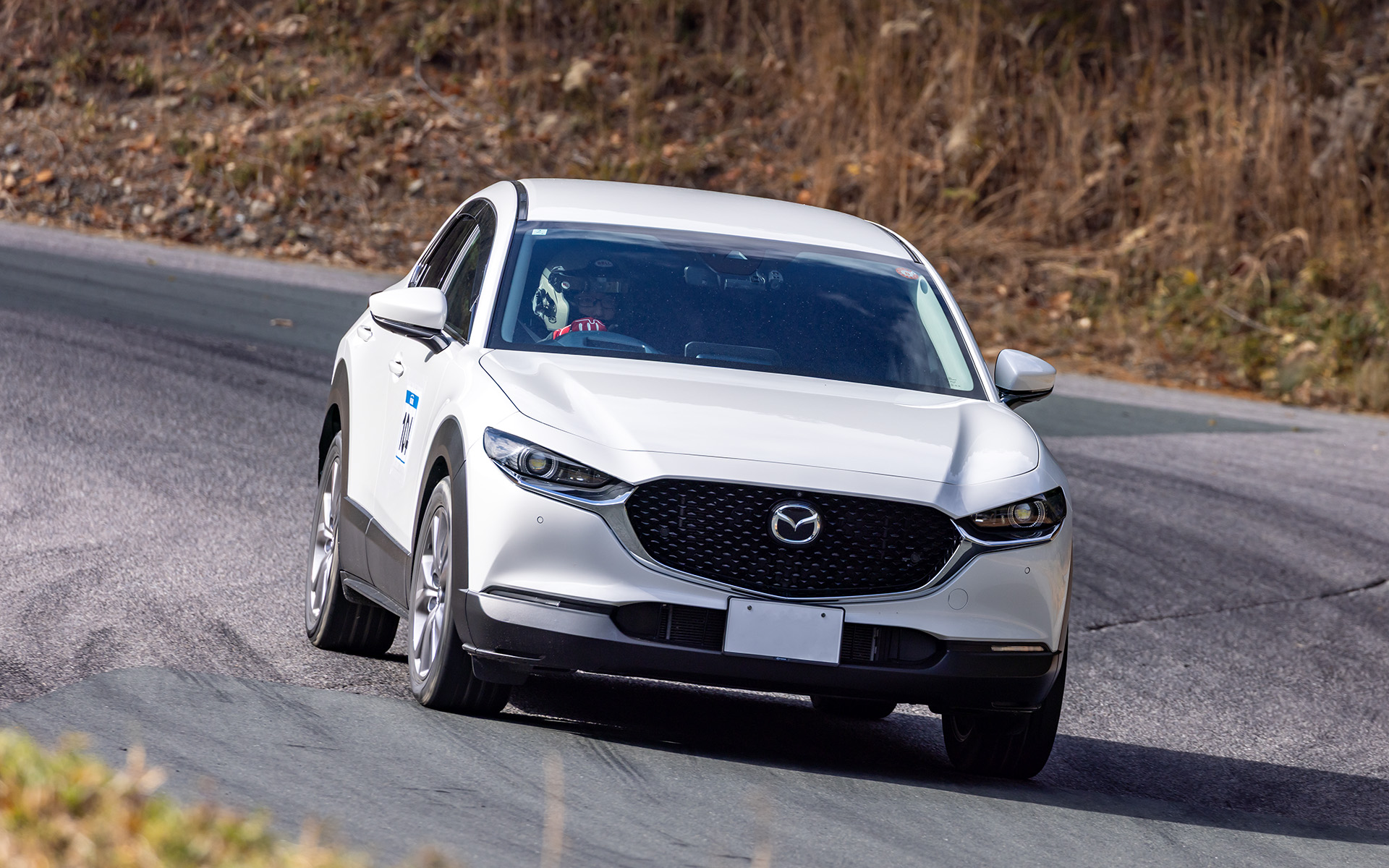 及川選手が選んだカーナンバー104番のマツダ・CX-30