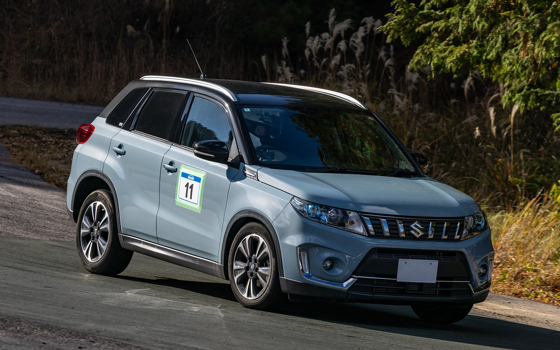 深田選手が選んだ11番のスズキ・エスクード