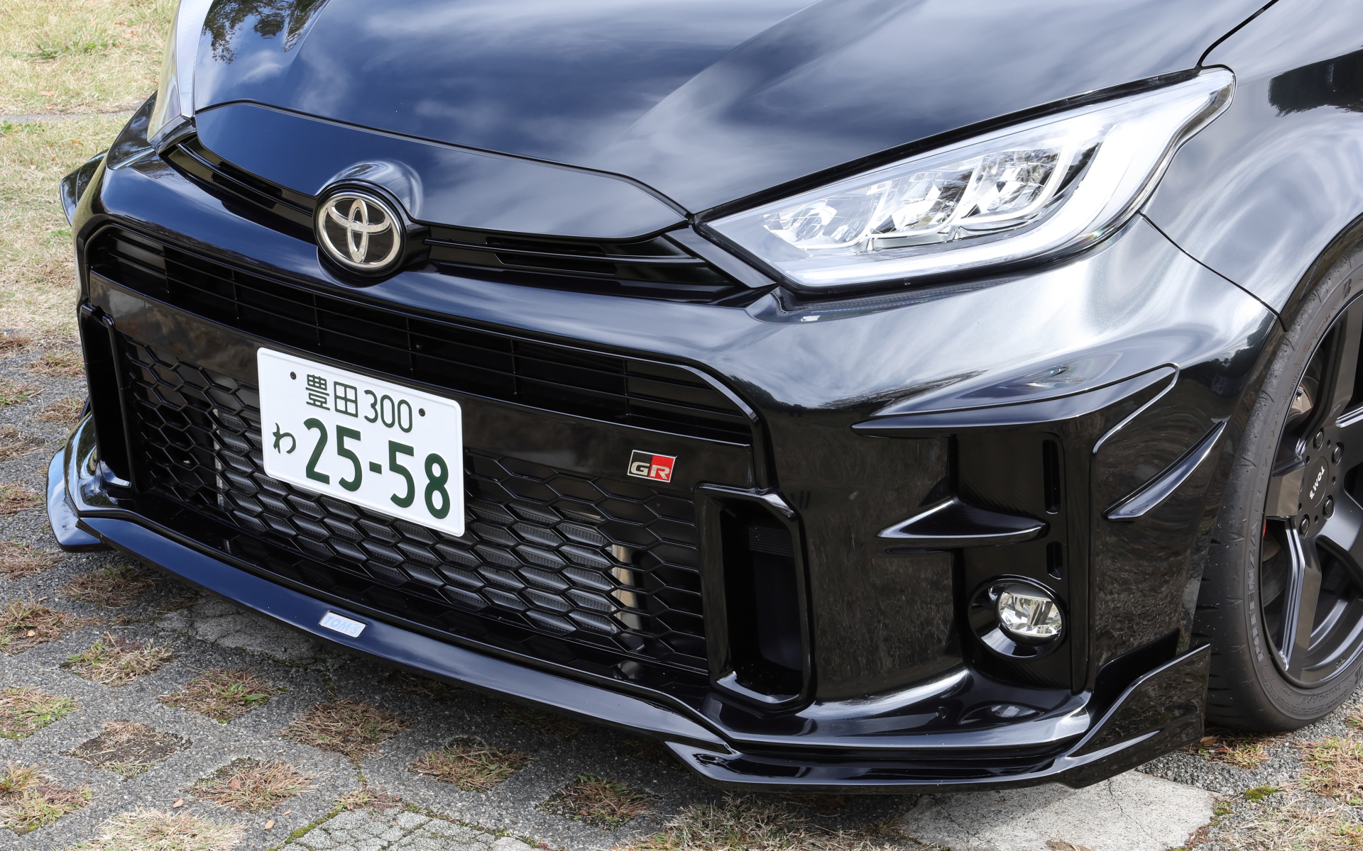 TOM’Sオリジナルエアロパーツを装備