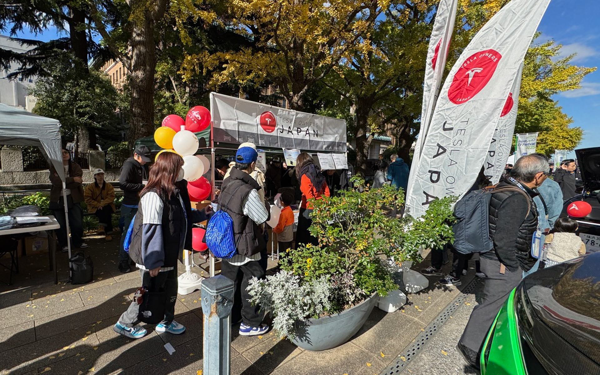 すごく盛り上がっていたTOCJ（テスラ・オーナーズ・クラブ・ジャパン）のブース。現在のところ入会無料・年会費無料で会員特典が得られたり、オーナー同士で交流しながら独自のイベントも開催しているそうです