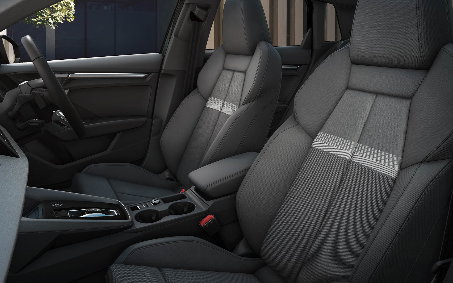 ルーティンクロスを採用したスポーツシートを標準装備