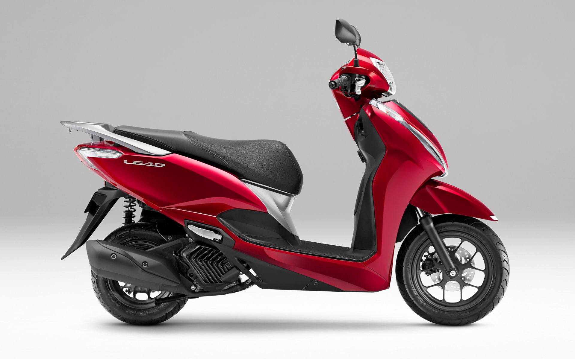 ホンダがスクーター「リード125」のカラーバリエーションを変更した