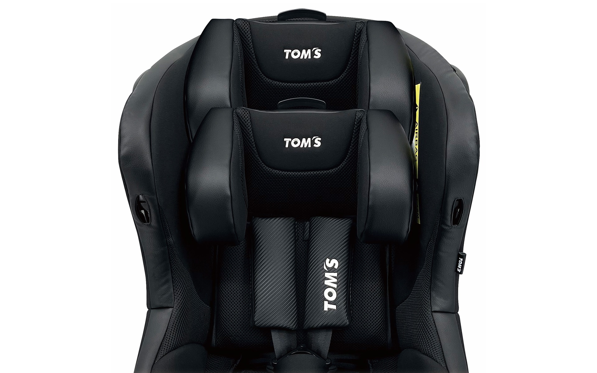 リクライニング調整機構（3段階）および肩ベルト連動式のヘッドサポートにより、常に最適な姿勢を保てる