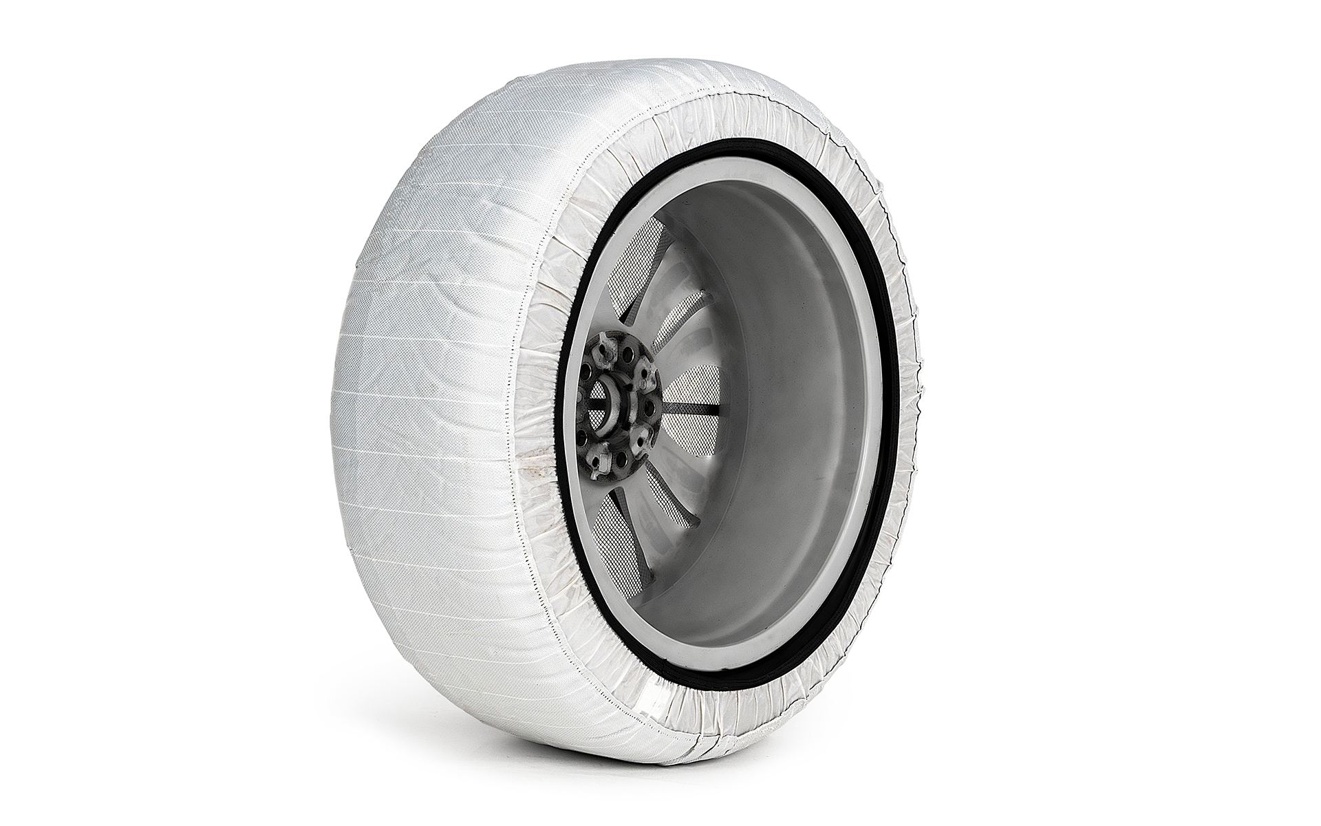 側面内側はゴムになっていて、そこをタイヤの内側に掛けて固定する。フックやロックを引っかけるという作業が不要なので装着や脱着がとても楽