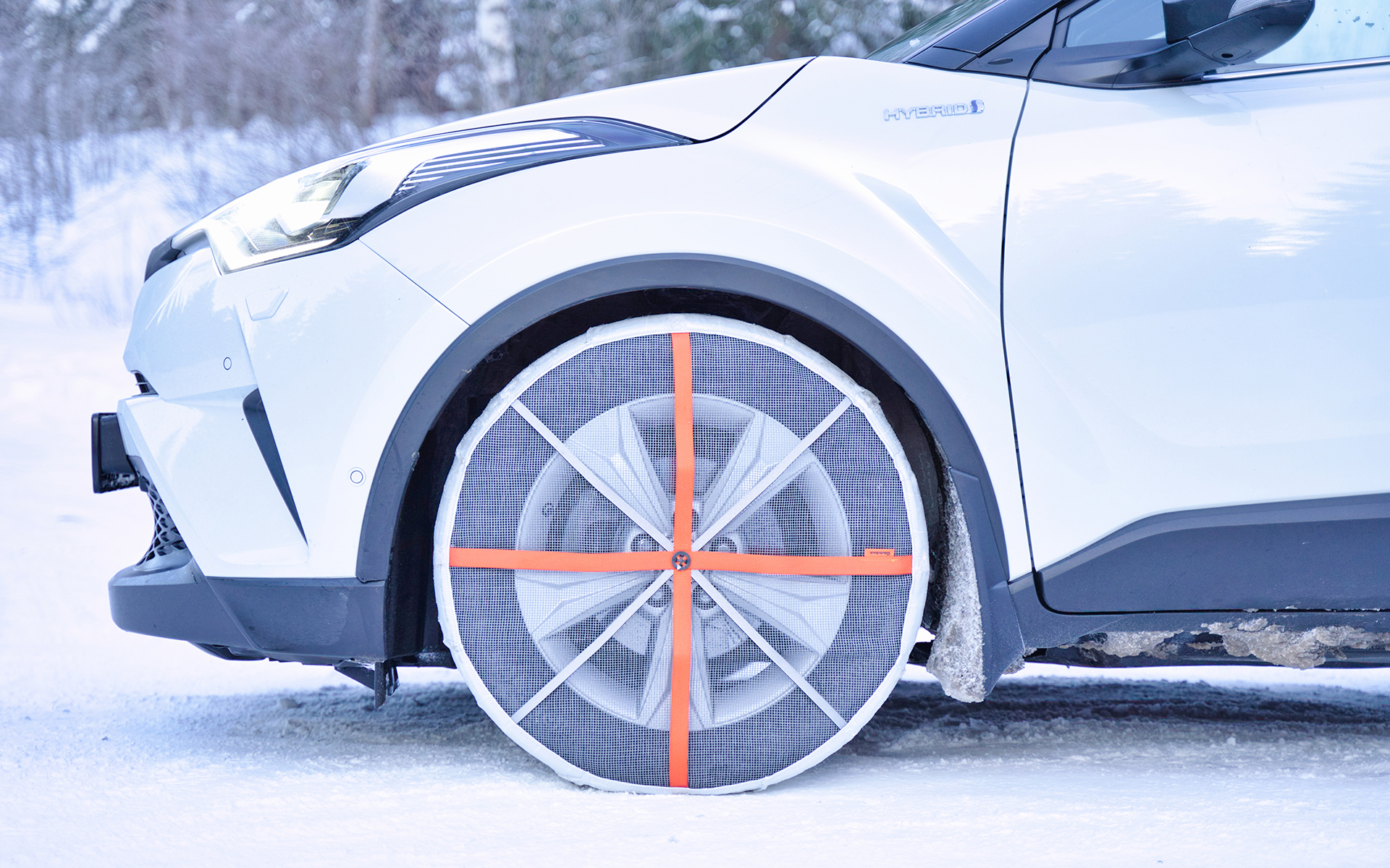 オートソックはタイヤを均一に覆うので、金属チェーンや非金属チェーンのようなタイヤの回転によるグリップ感の変化が少ない。そのためトラクションコントロールなどの電子制御に影響が少ないという点も大きな特徴