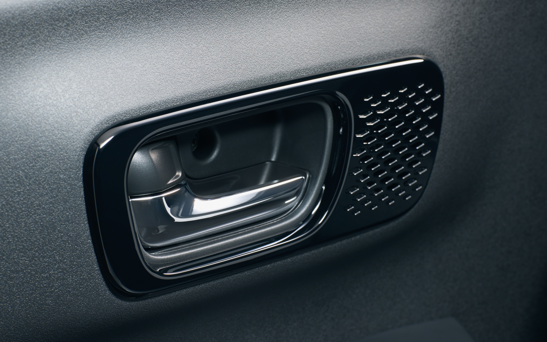 ピアノブラック塗装ドアオーナメントパネル