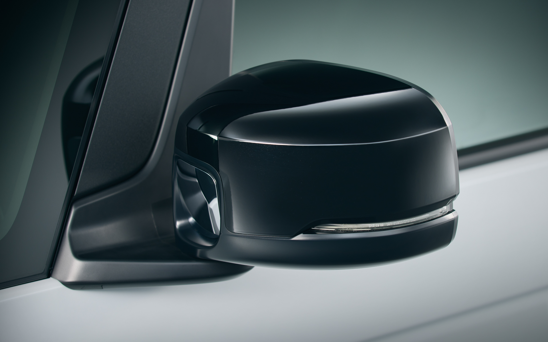 クリスタルブラック・パール塗装電動格納式リモコンドアミラー